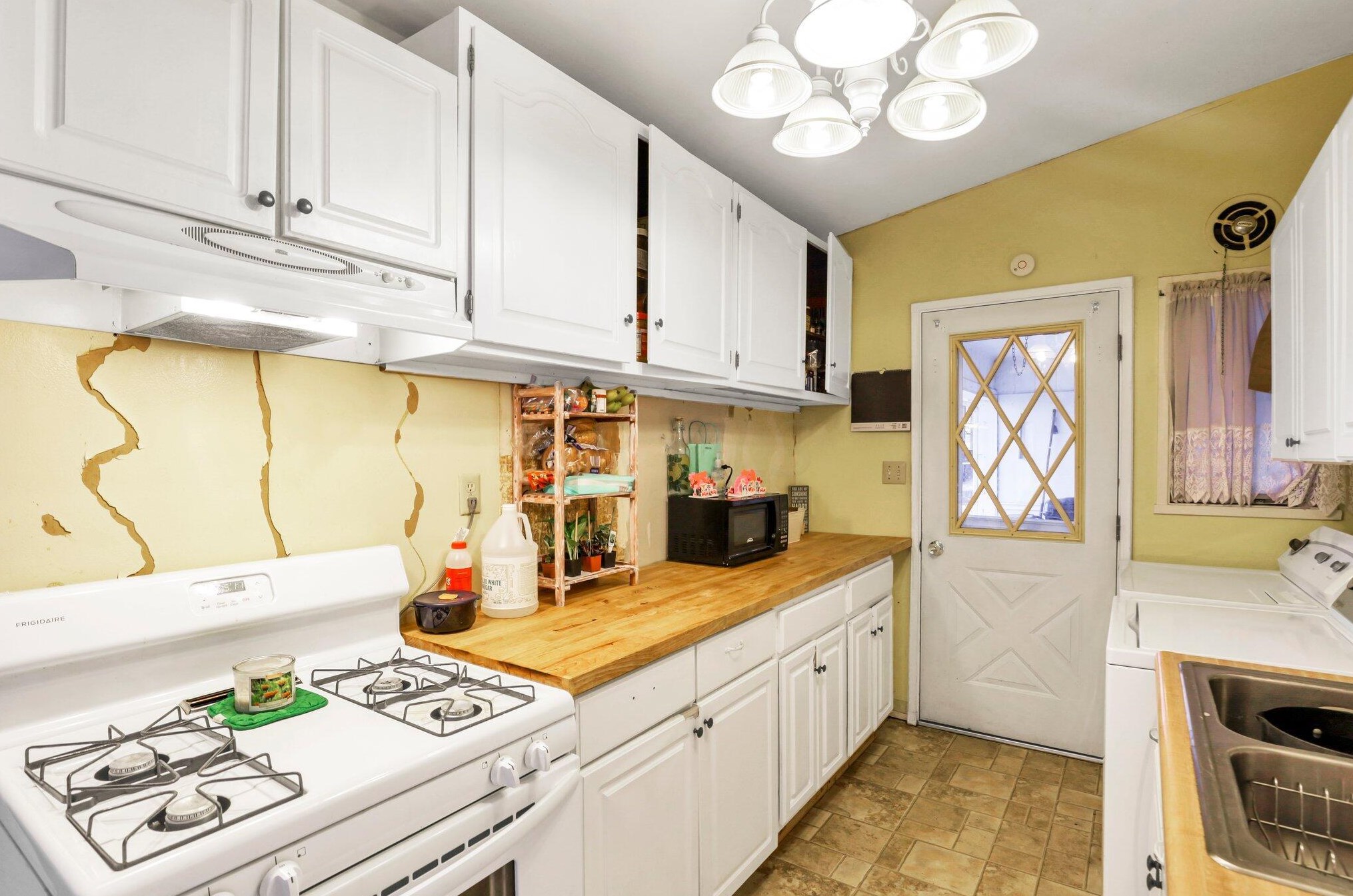 713 Brannon Dr, Lancaster OH  43130-2364 exterior