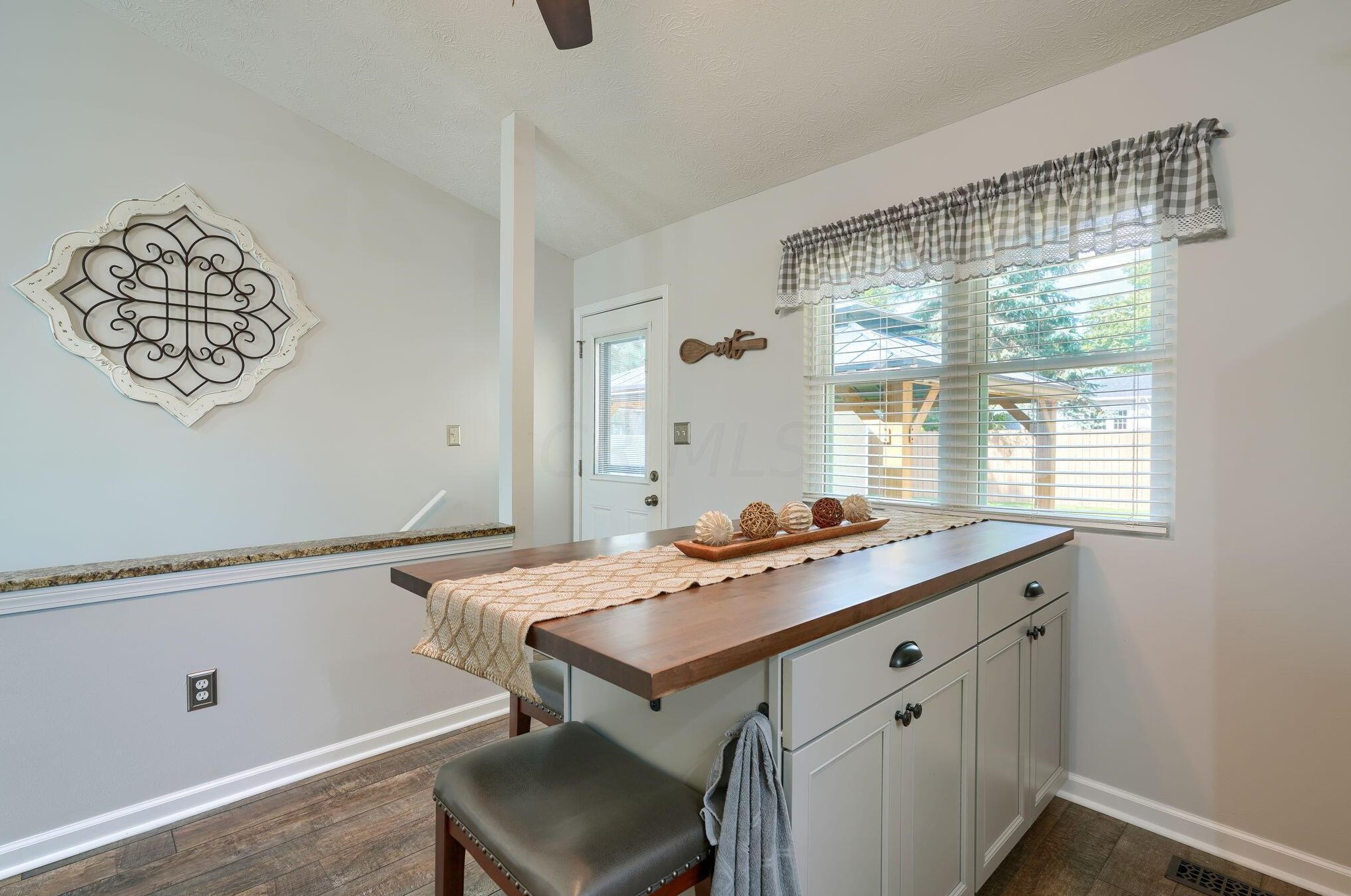 5124 Locust Post Ln, Columbus OH 43230-1587 exterior