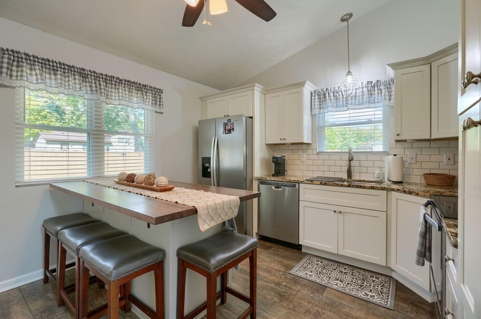 5124 Locust Post Ln, Columbus OH 43230-1587 exterior