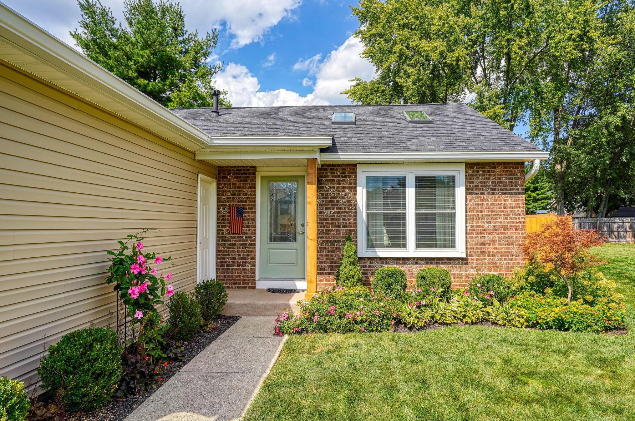 5124 Locust Post Ln, Columbus OH 43230-1587 exterior