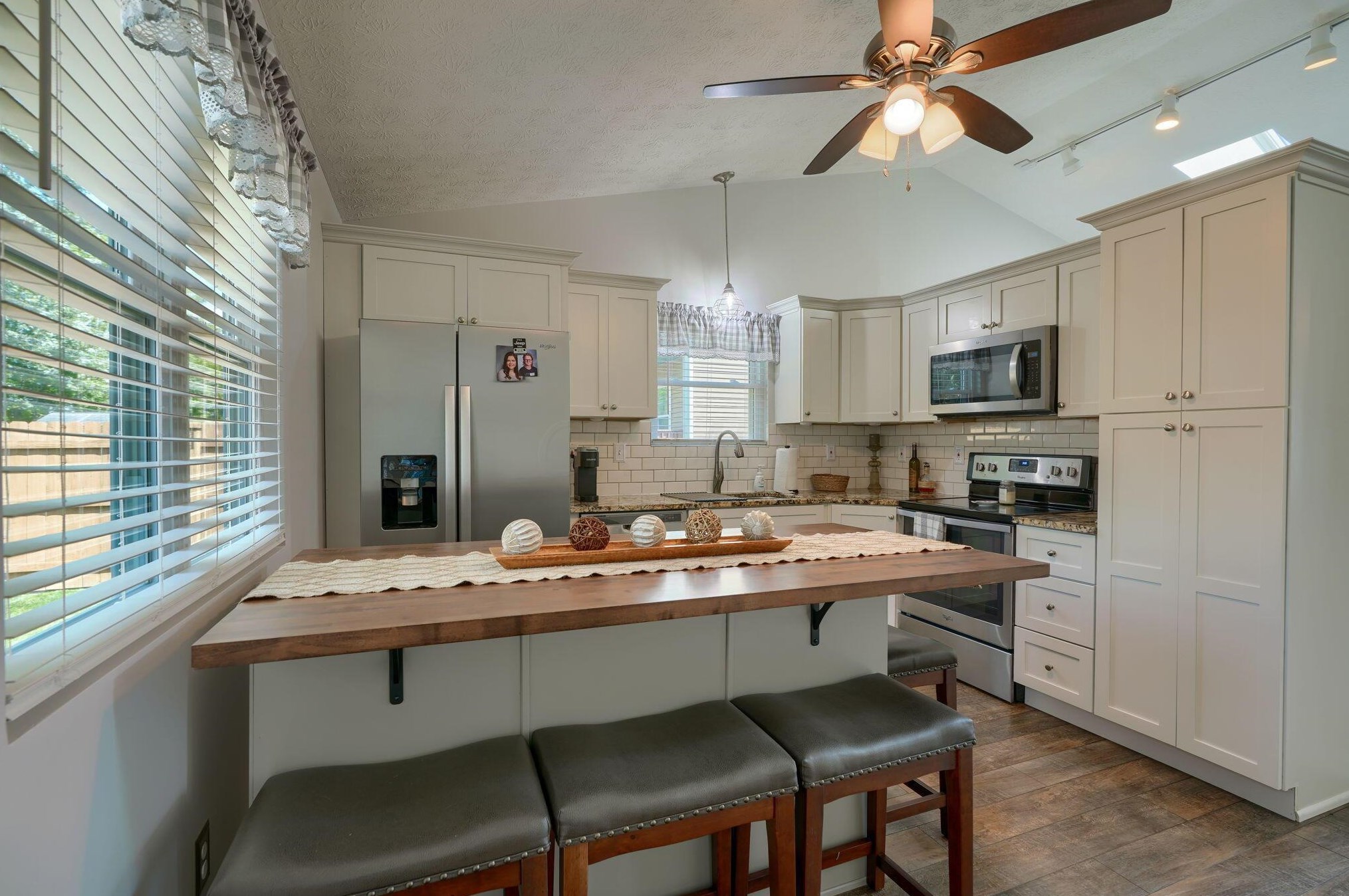 5124 Locust Post Ln, Columbus OH 43230-1587 exterior