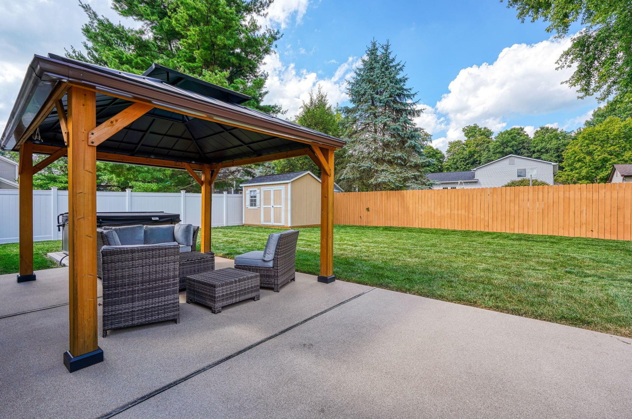 5124 Locust Post Ln, Columbus OH 43230-1587 exterior