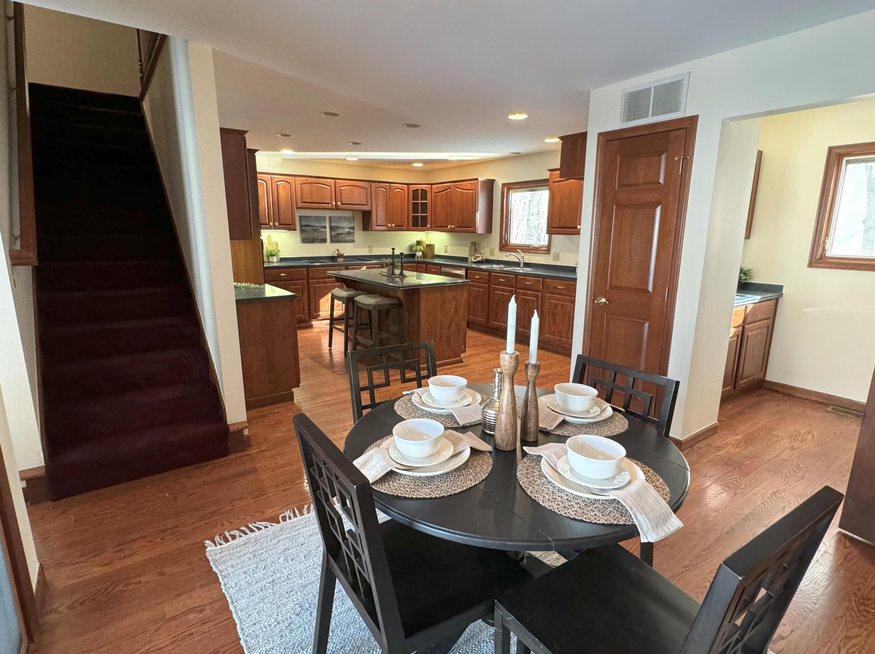 516 Woodview Rd, Westerville OH  43081-3064 exterior