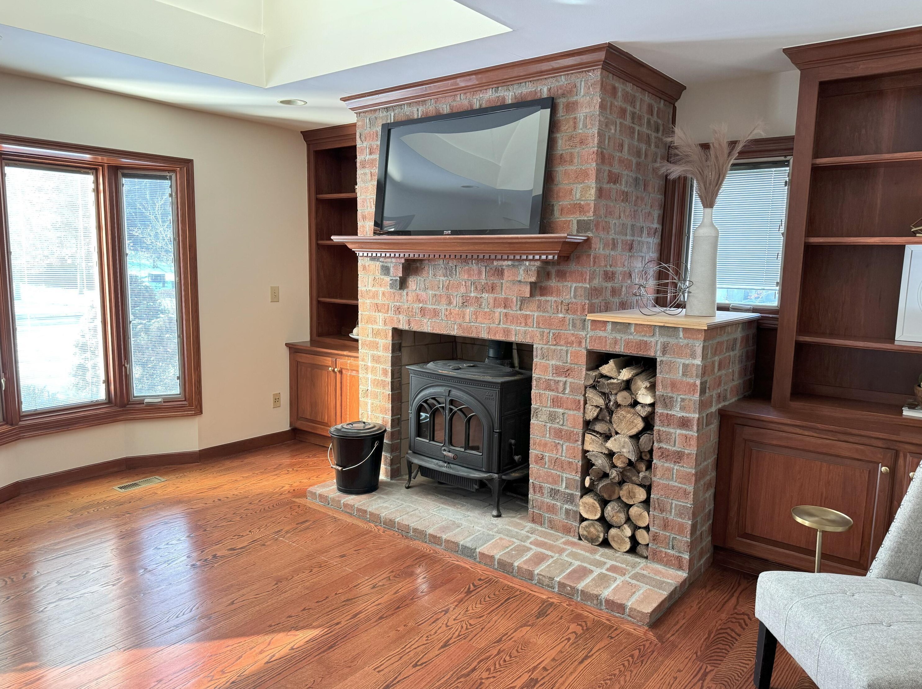 516 Woodview Rd, Westerville OH  43081-3064 exterior