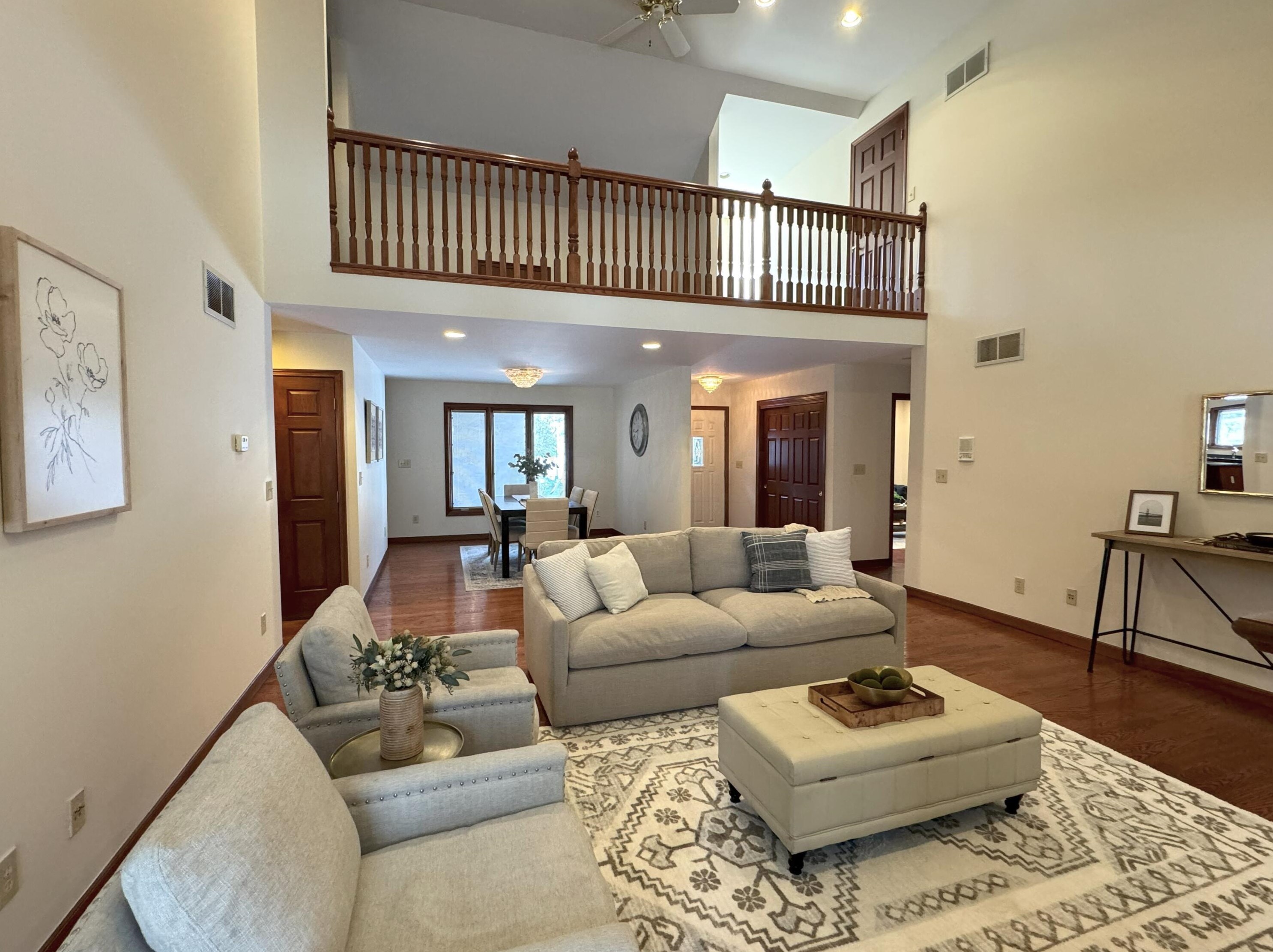 516 Woodview Rd, Westerville OH  43081-3064 exterior