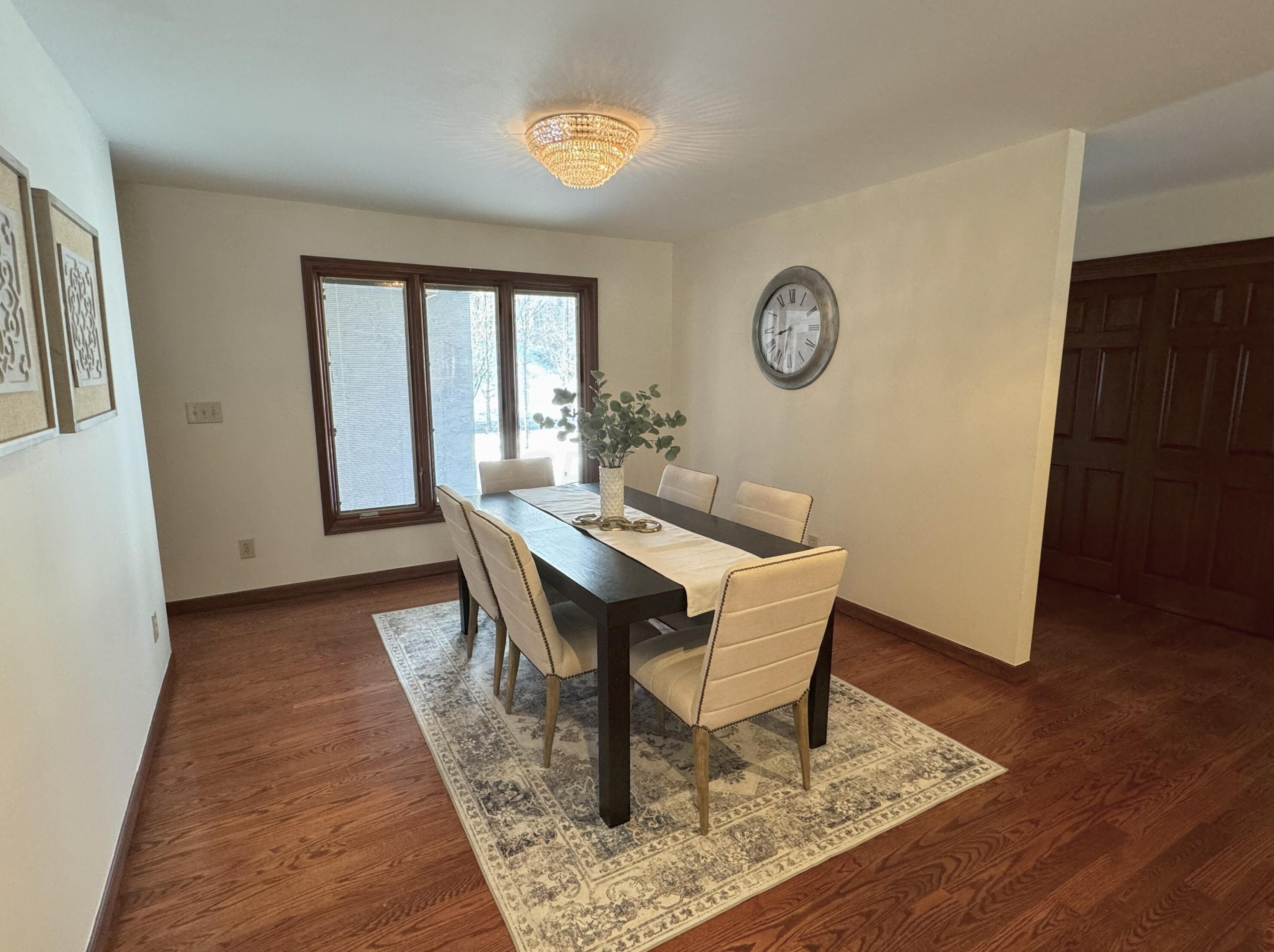 516 Woodview Rd, Westerville OH  43081-3064 exterior