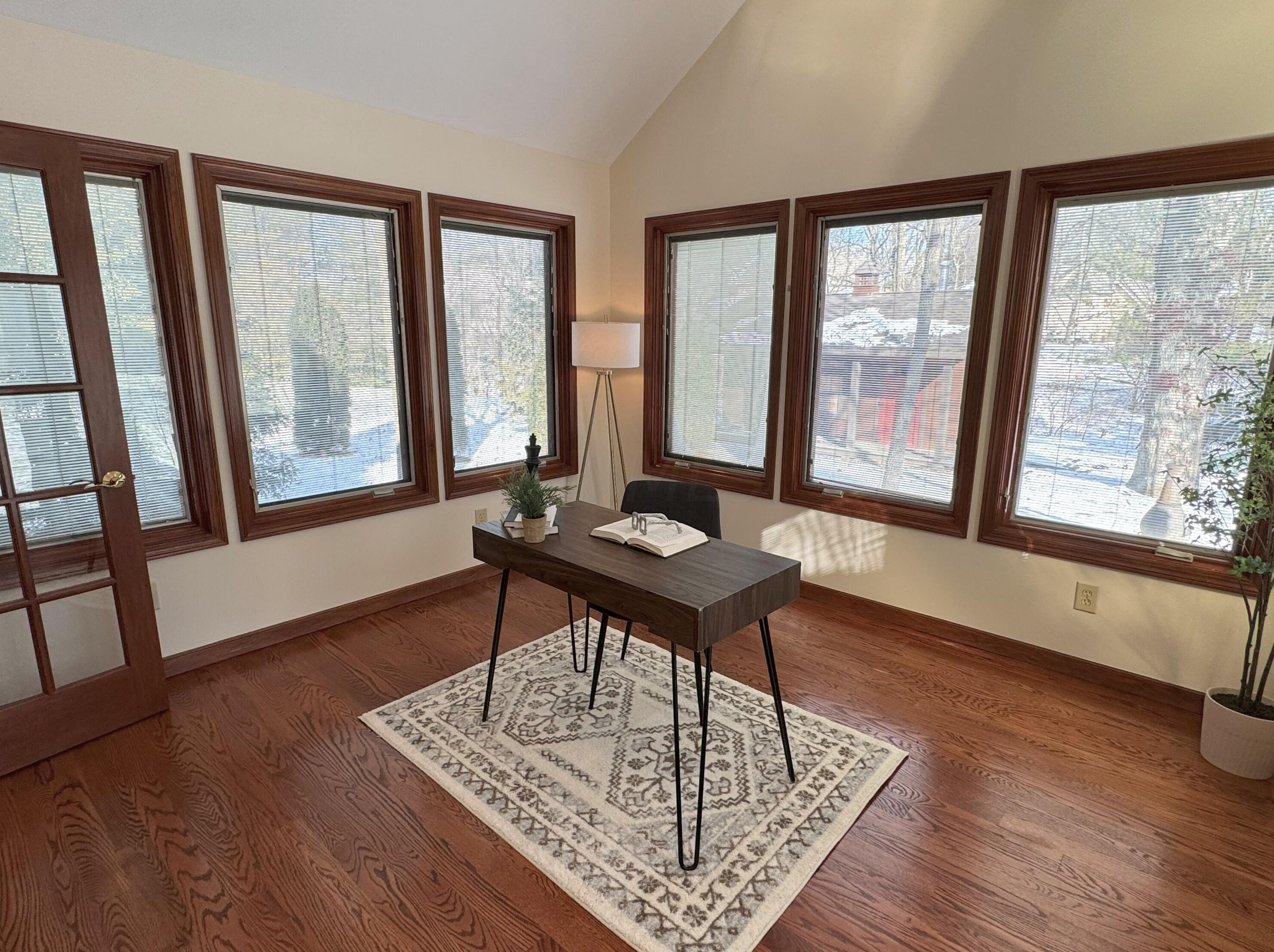 516 Woodview Rd, Westerville OH  43081-3064 exterior