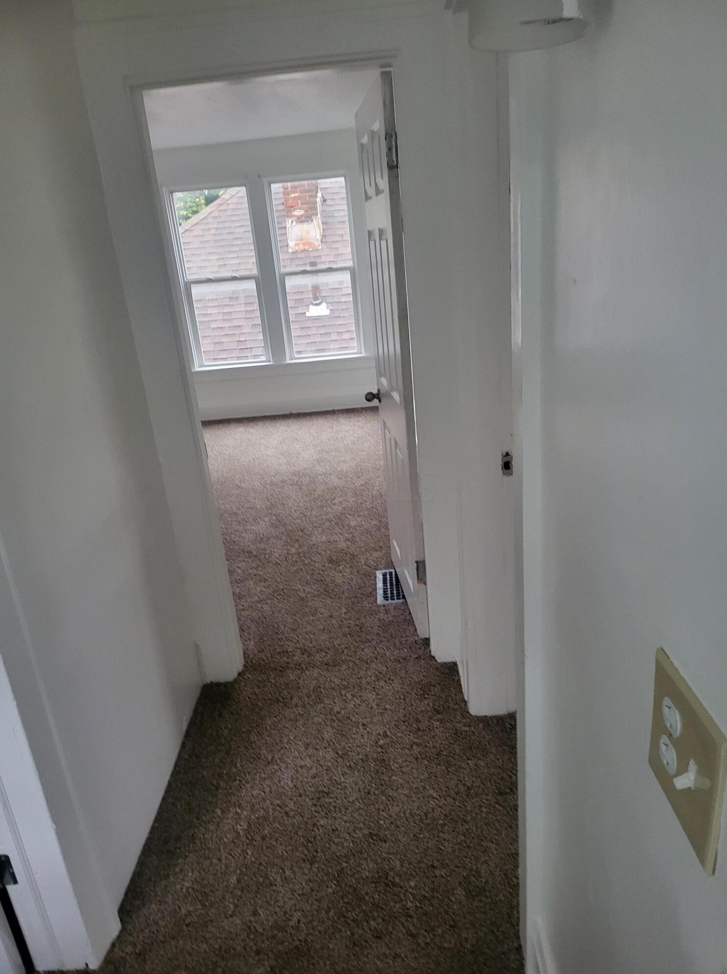 99 Ter Ave, Columbus OH 43204-3733 exterior