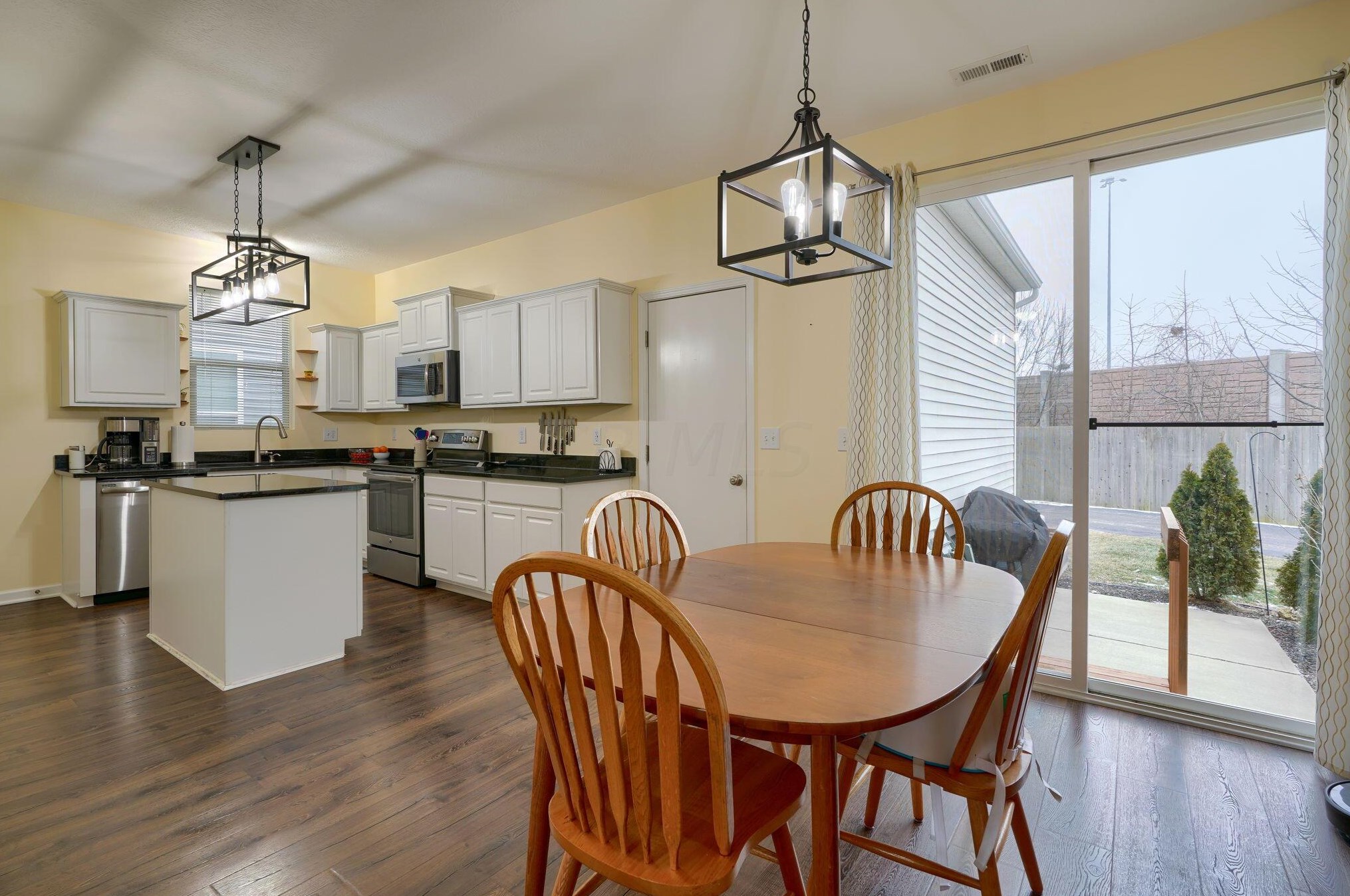 5685 Alliance Way, Columbus OH 43228-8948 exterior