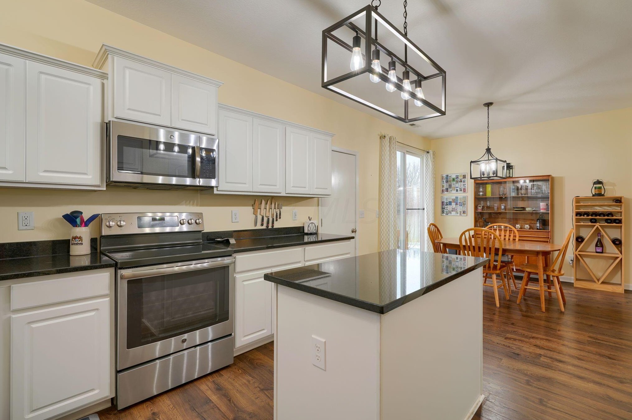 5685 Alliance Way, Columbus OH 43228-8948 exterior