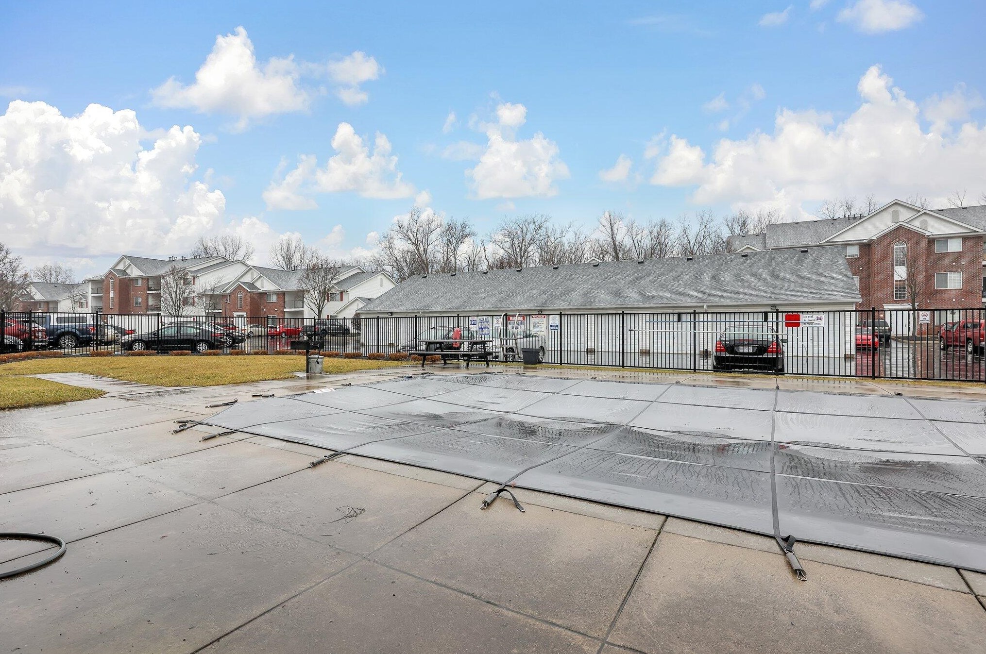 6125 Pelican Pointe, Columbus OH  43231-7715 exterior