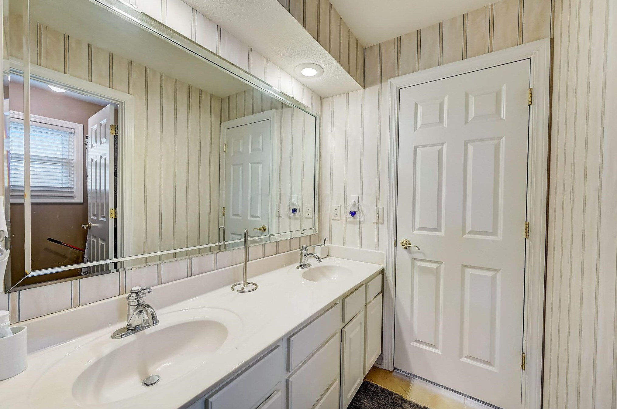 13201 Silver Brook Dr, Pickerington OH  43147-8145 exterior