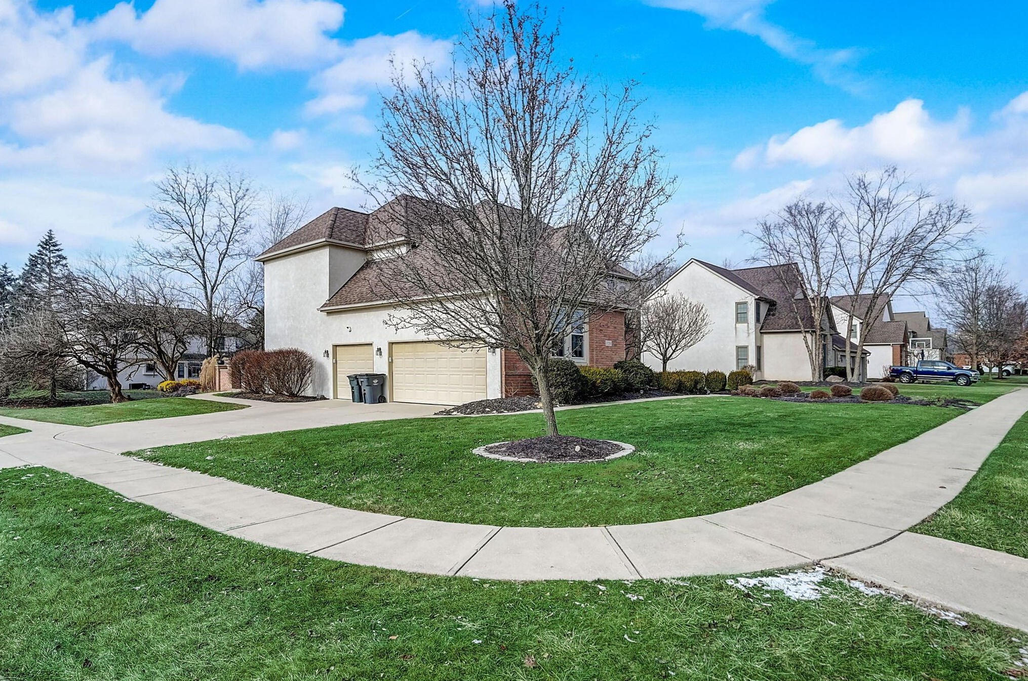 13201 Silver Brook Dr, Pickerington OH  43147-8145 exterior