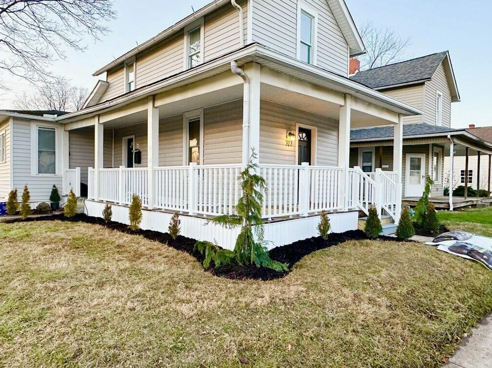 703 Pierce Ave, Lancaster OH 43130-2142 exterior