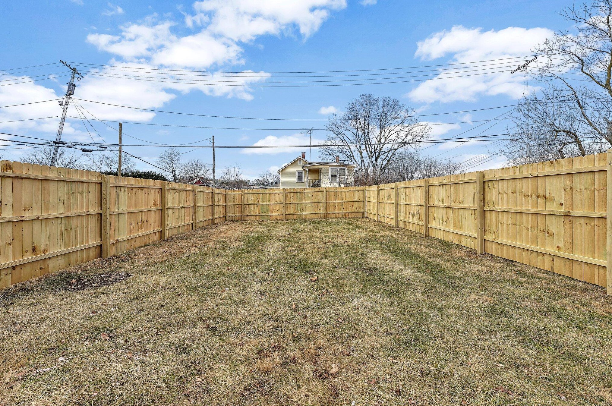 703 Pierce Ave, Lancaster OH 43130-2142 exterior