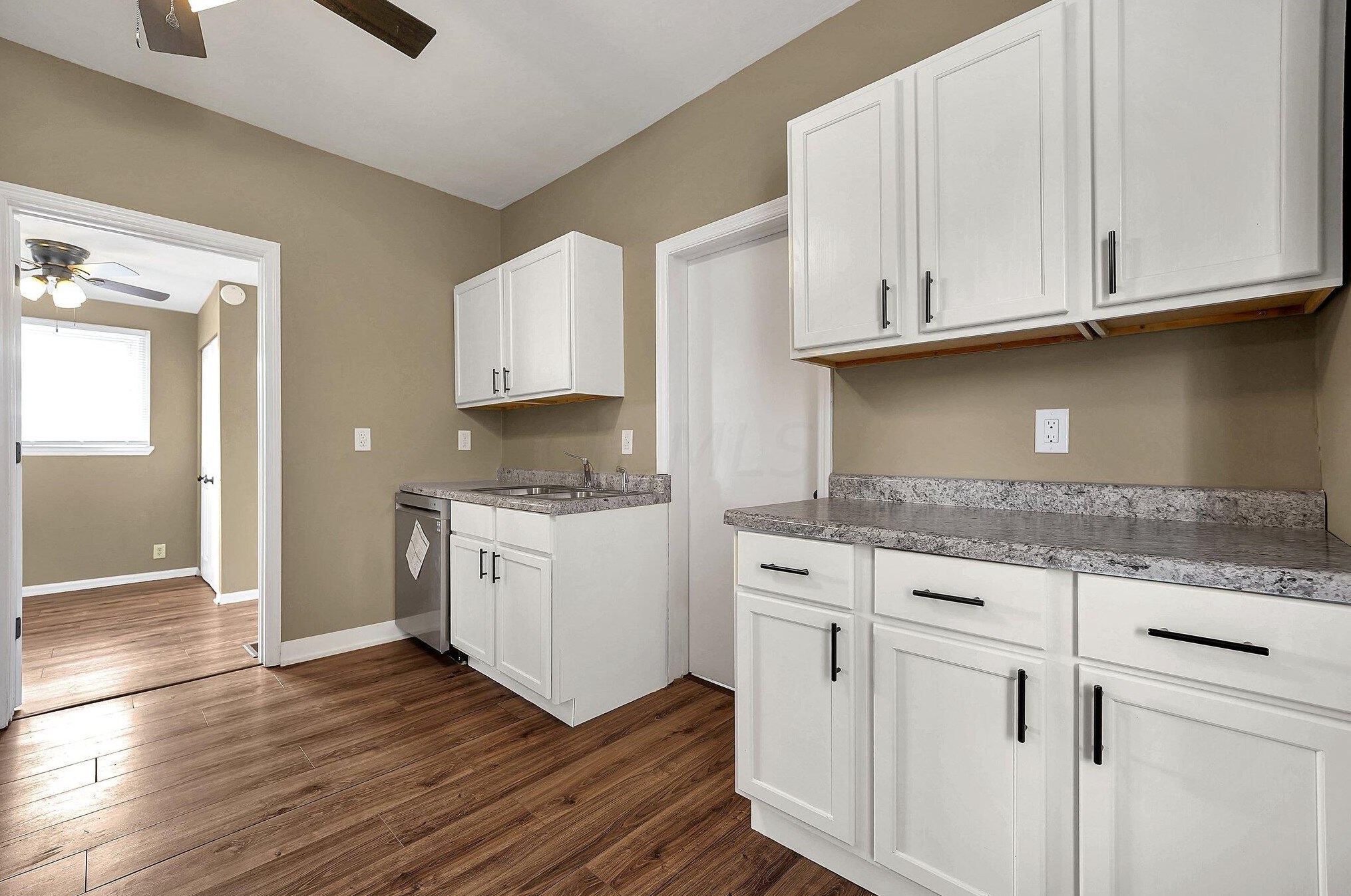 703 Pierce Ave, Lancaster OH 43130-2142 exterior