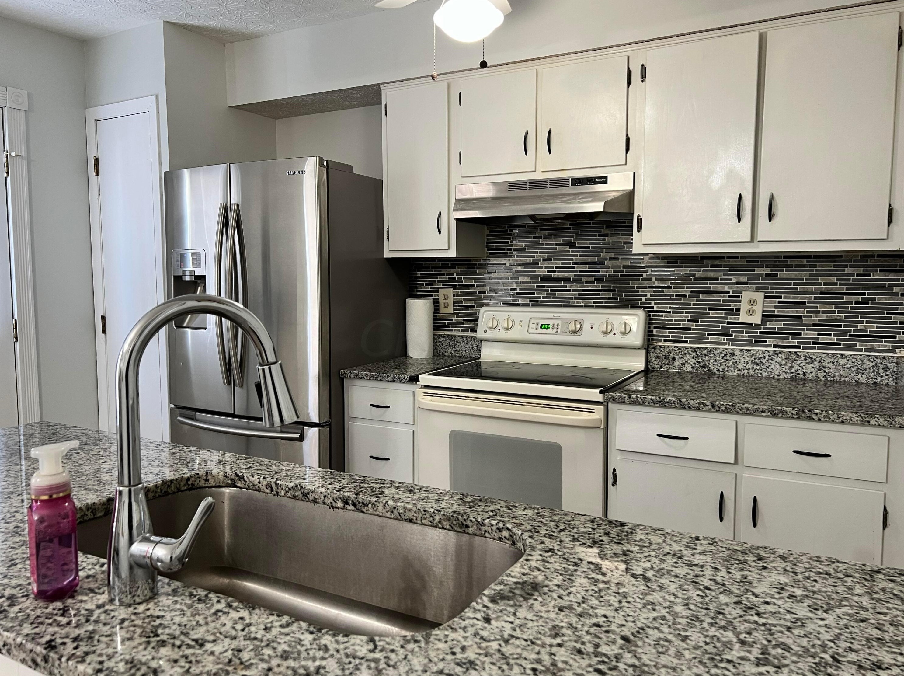 8372 Cliffthorne Way, Columbus OH  43235-1482 exterior