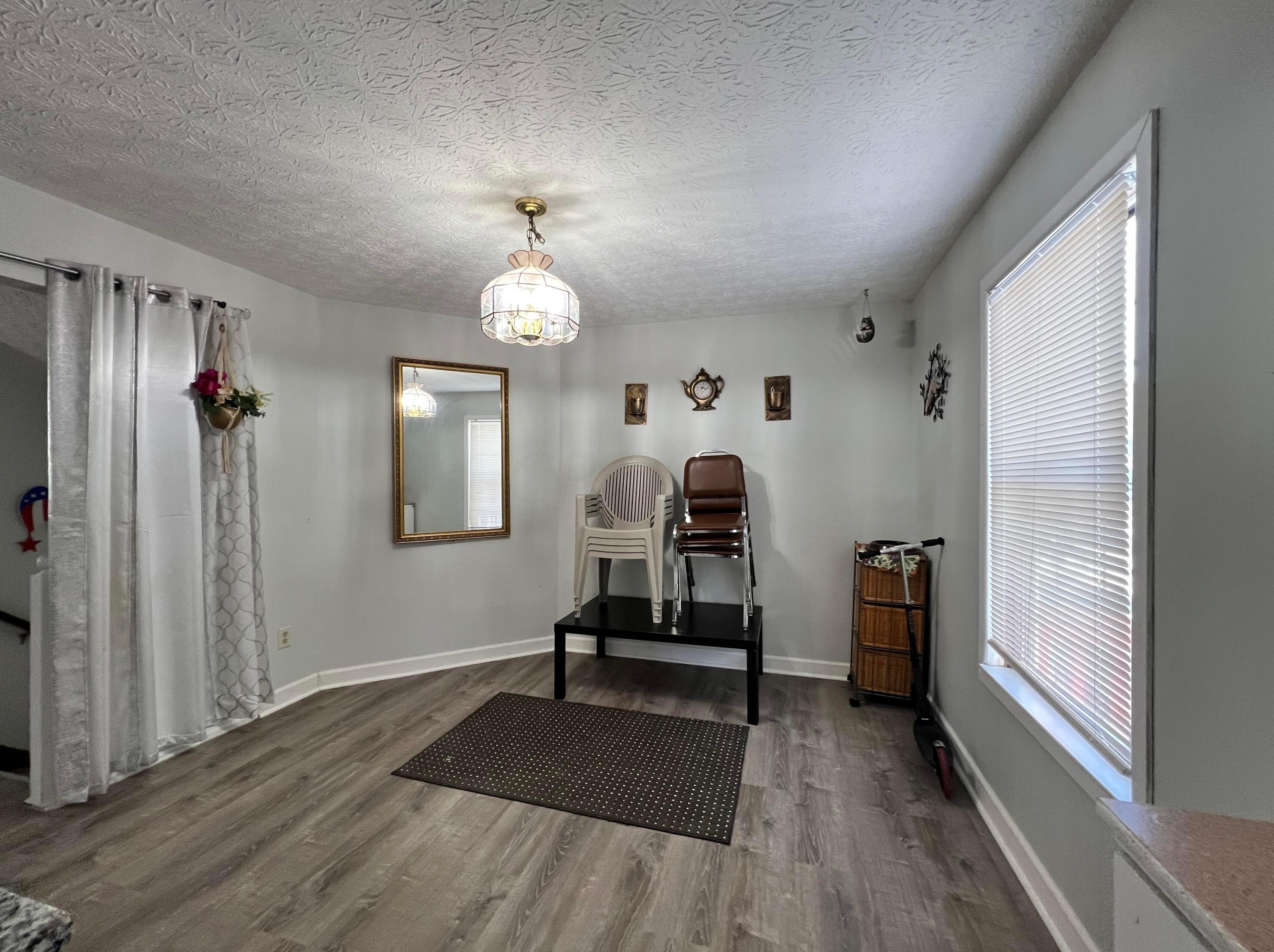 8372 Cliffthorne Way, Columbus OH  43235-1482 exterior