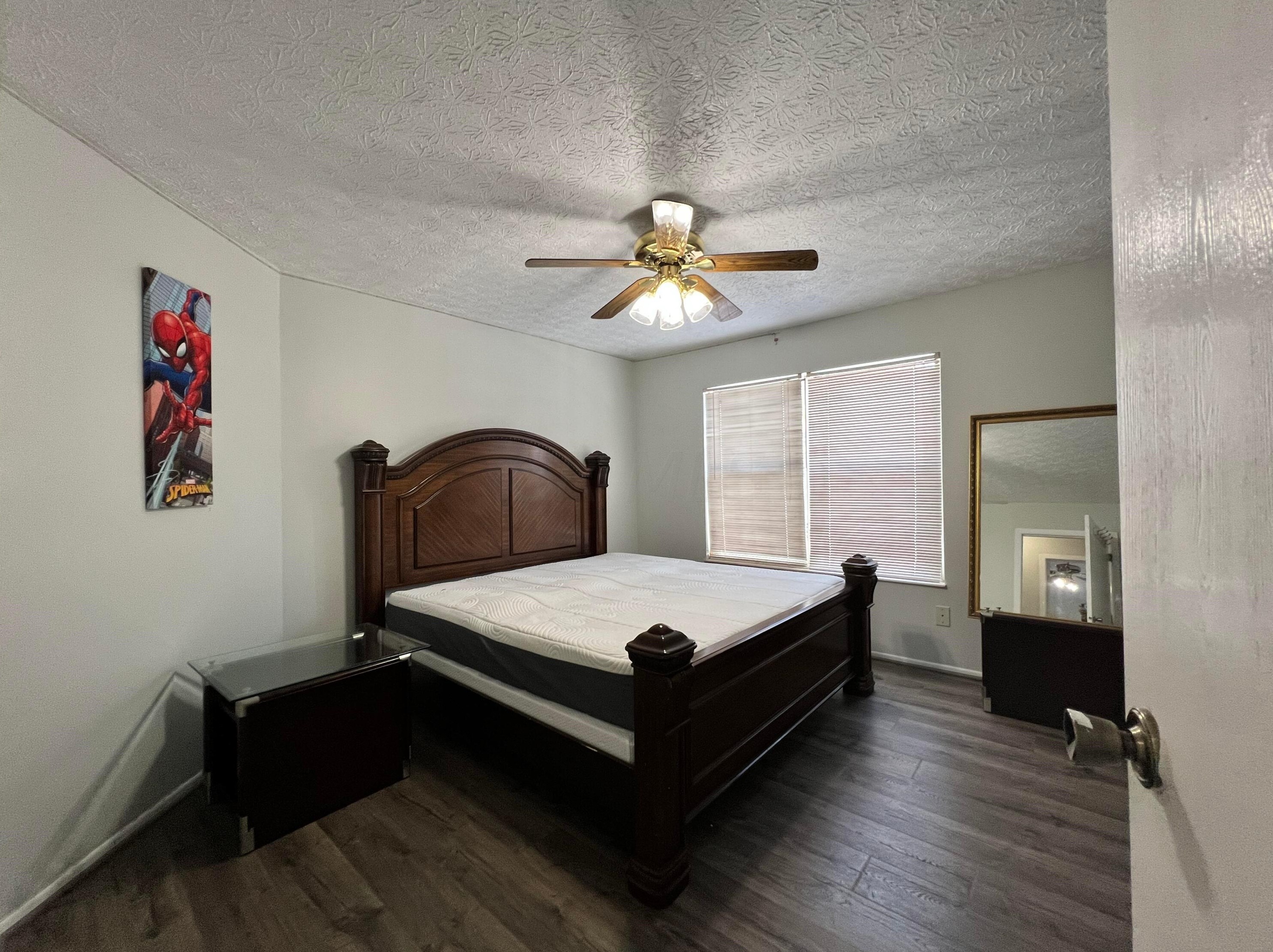 8372 Cliffthorne Way, Columbus OH  43235-1482 exterior