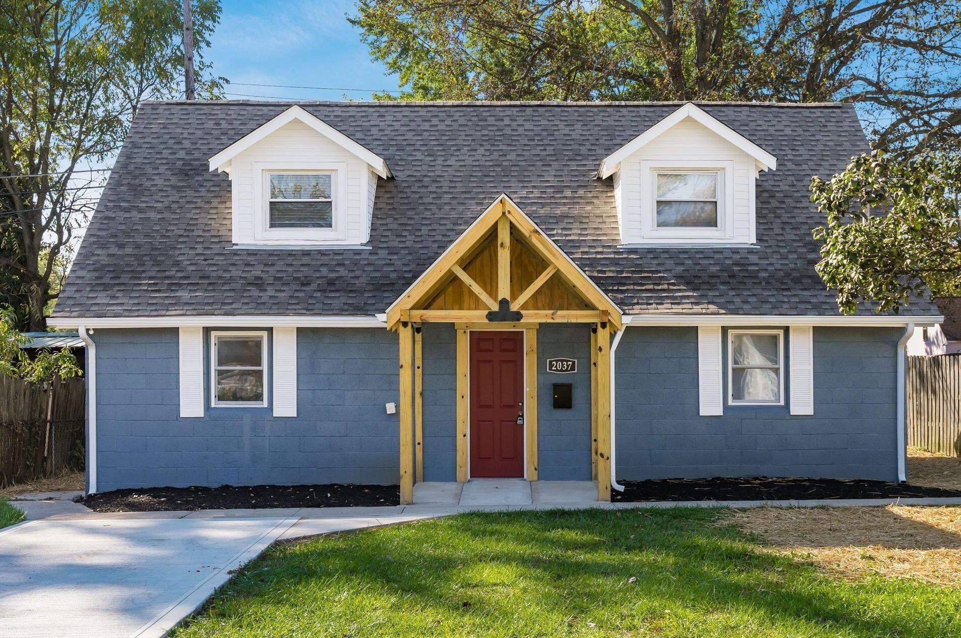 2037 Sale Rd, Columbus OH  43224-2438 exterior