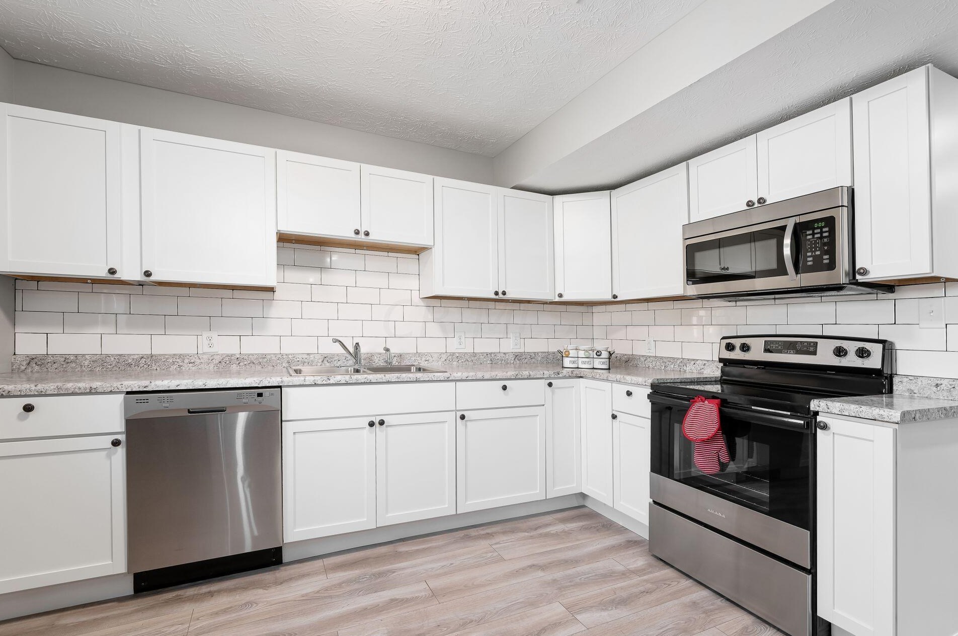 2037 Sale Rd, Columbus OH  43224-2438 exterior