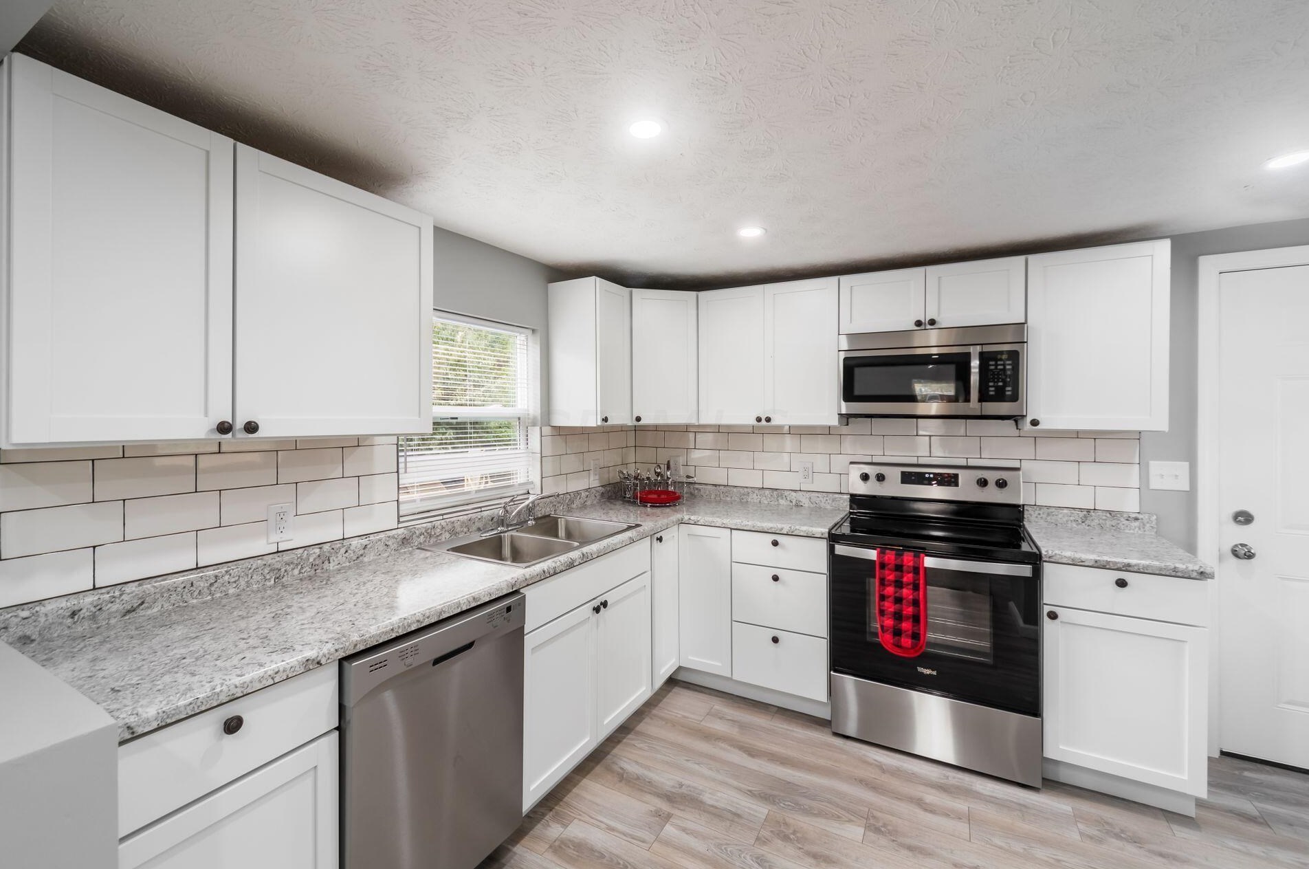 1166 Minnesota Ave, Columbus OH  43211-1319 exterior