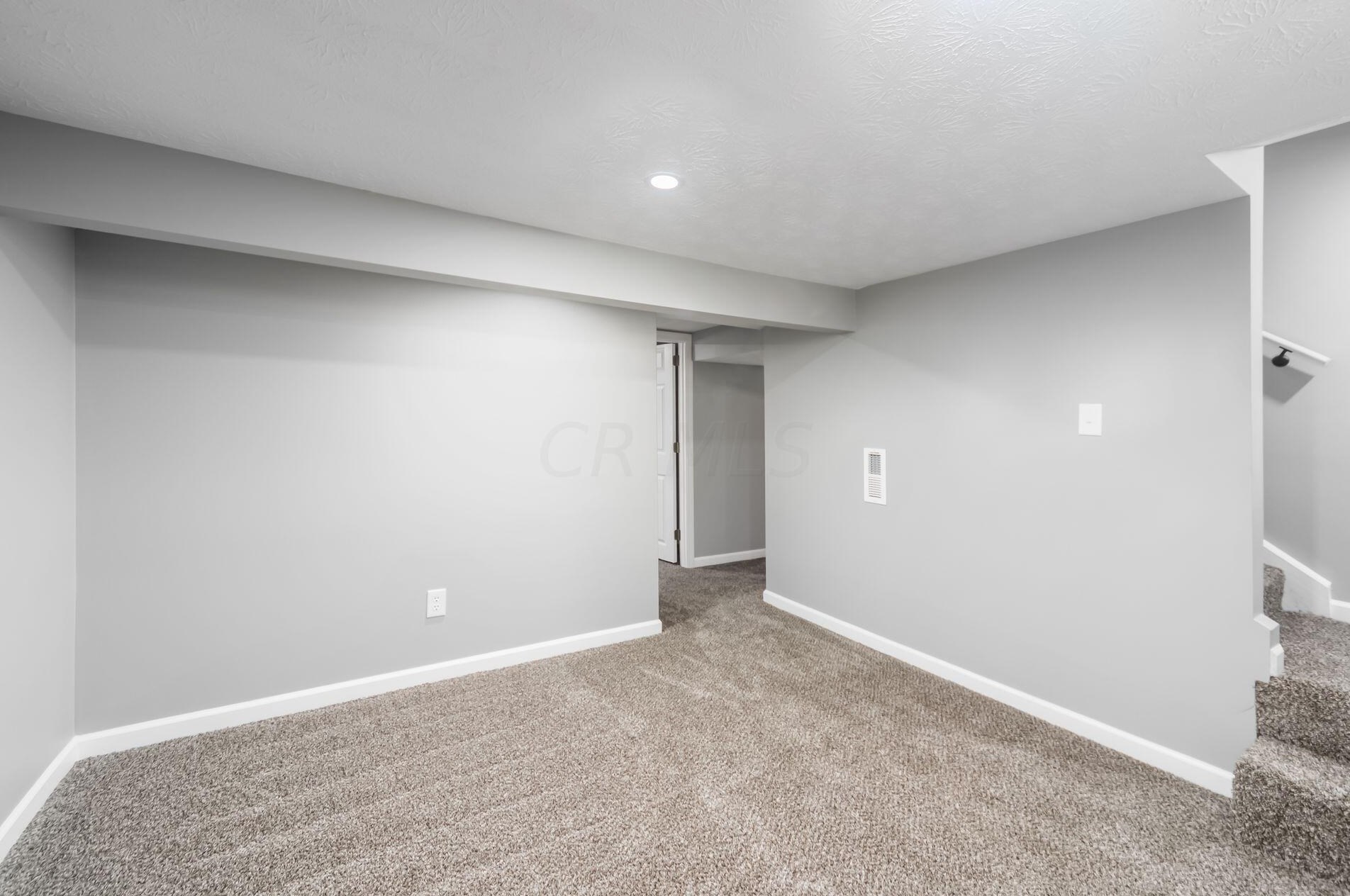 1166 Minnesota Ave, Columbus OH  43211-1319 exterior