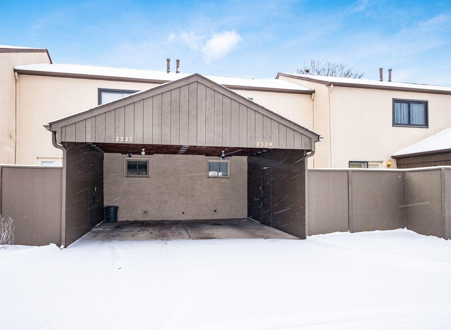 2329 Gavinley Way, Columbus OH 43220-7335 exterior