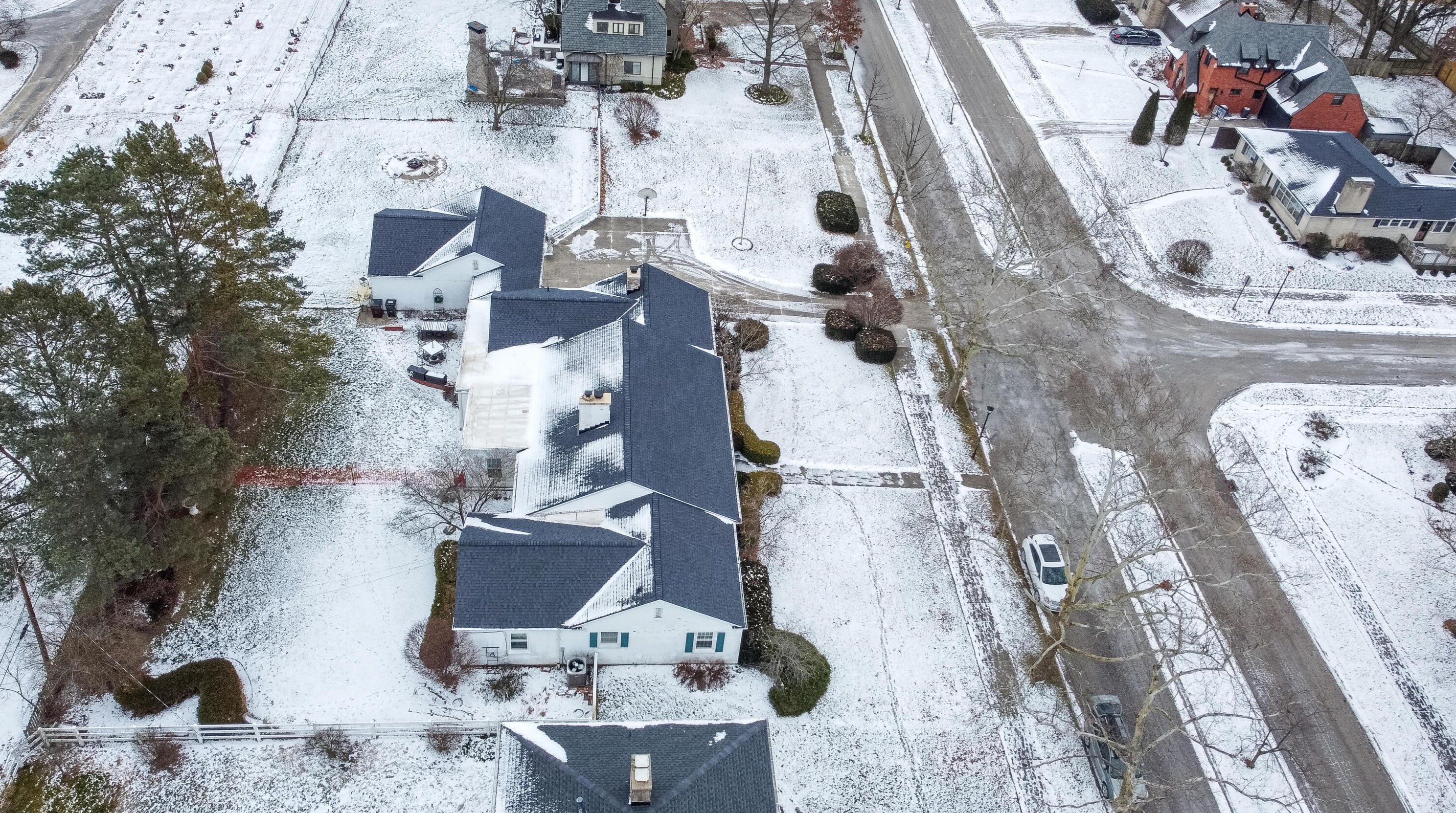 252 Broadmoor Blvd, Springfield OH  45504-1120 exterior