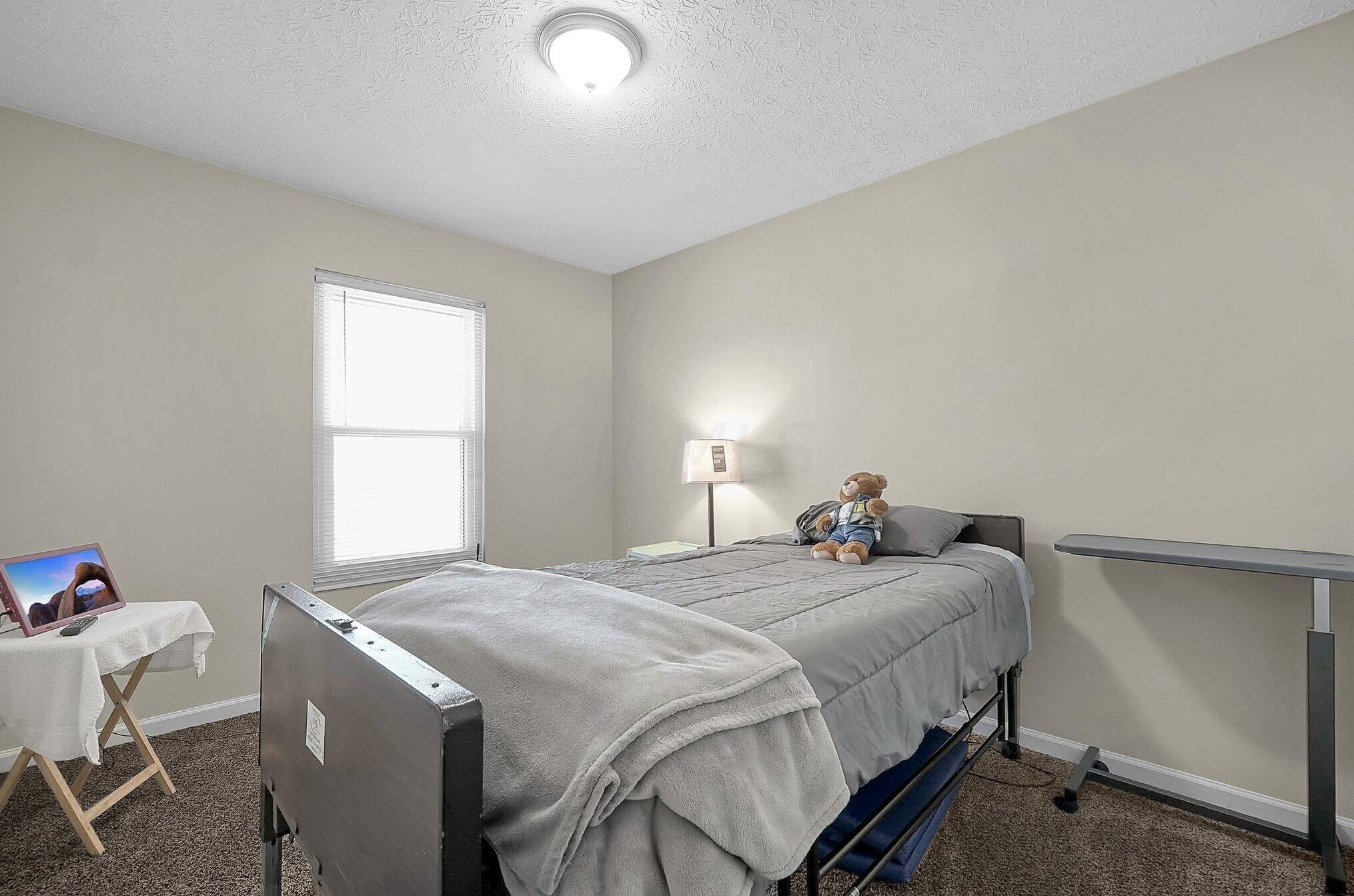 6827 Magdalena Ln, Cnl Wnchstr OH  43110-8332 exterior