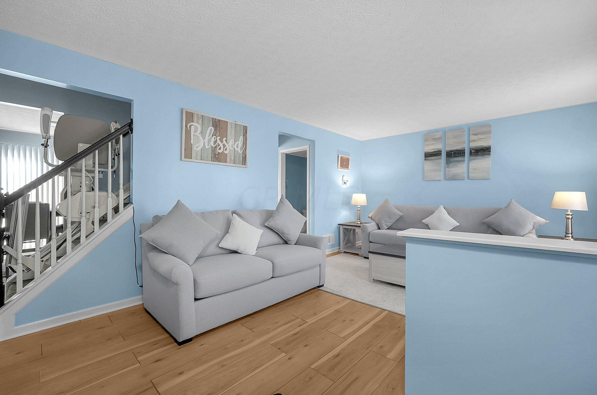 6827 Magdalena Ln, Cnl Wnchstr OH  43110-8332 exterior