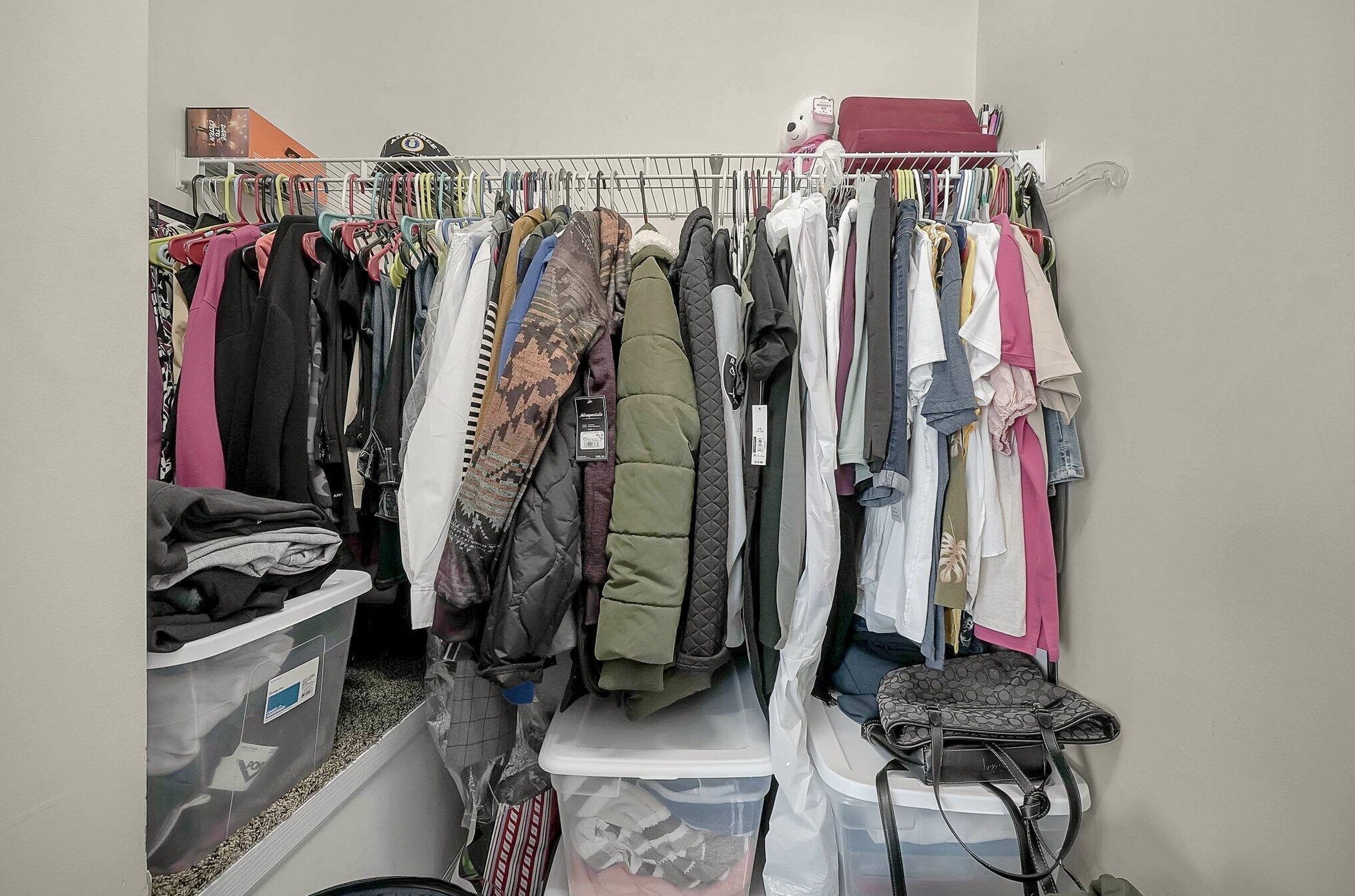 6827 Magdalena Ln, Cnl Wnchstr OH  43110-8332 exterior