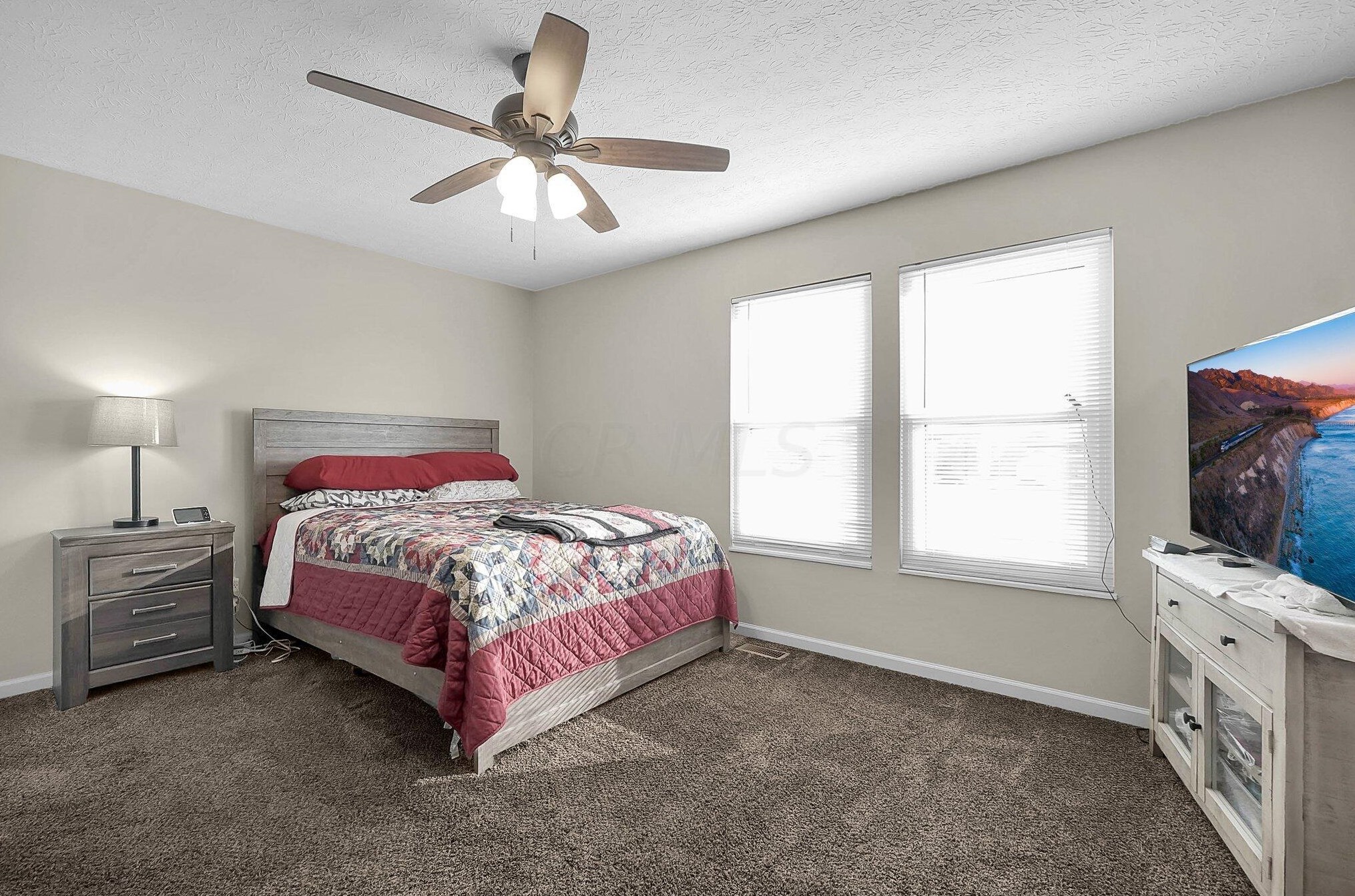 6827 Magdalena Ln, Cnl Wnchstr OH  43110-8332 exterior