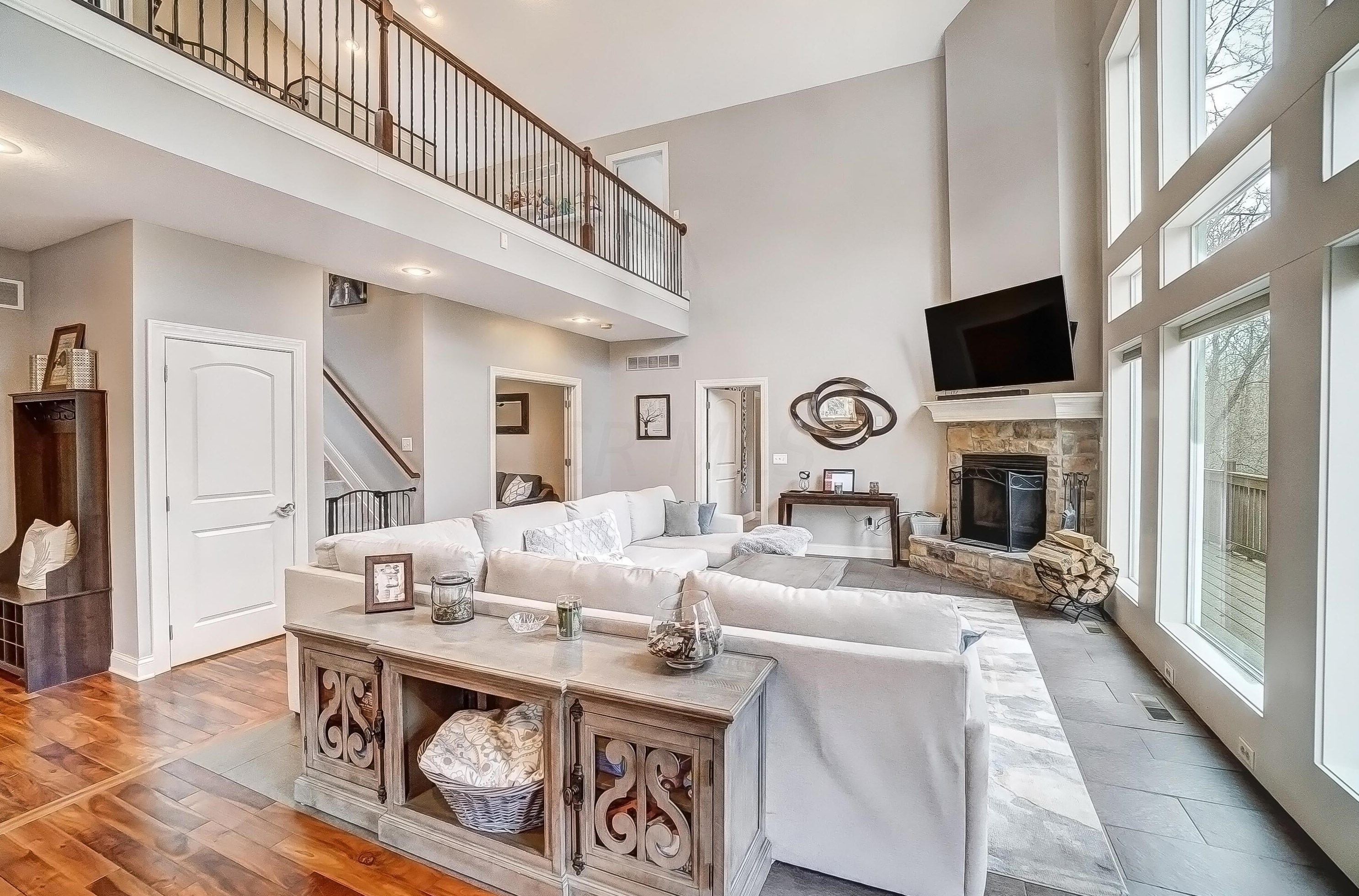 6310 Linworth Rd, Columbus OH  43085-2855 exterior