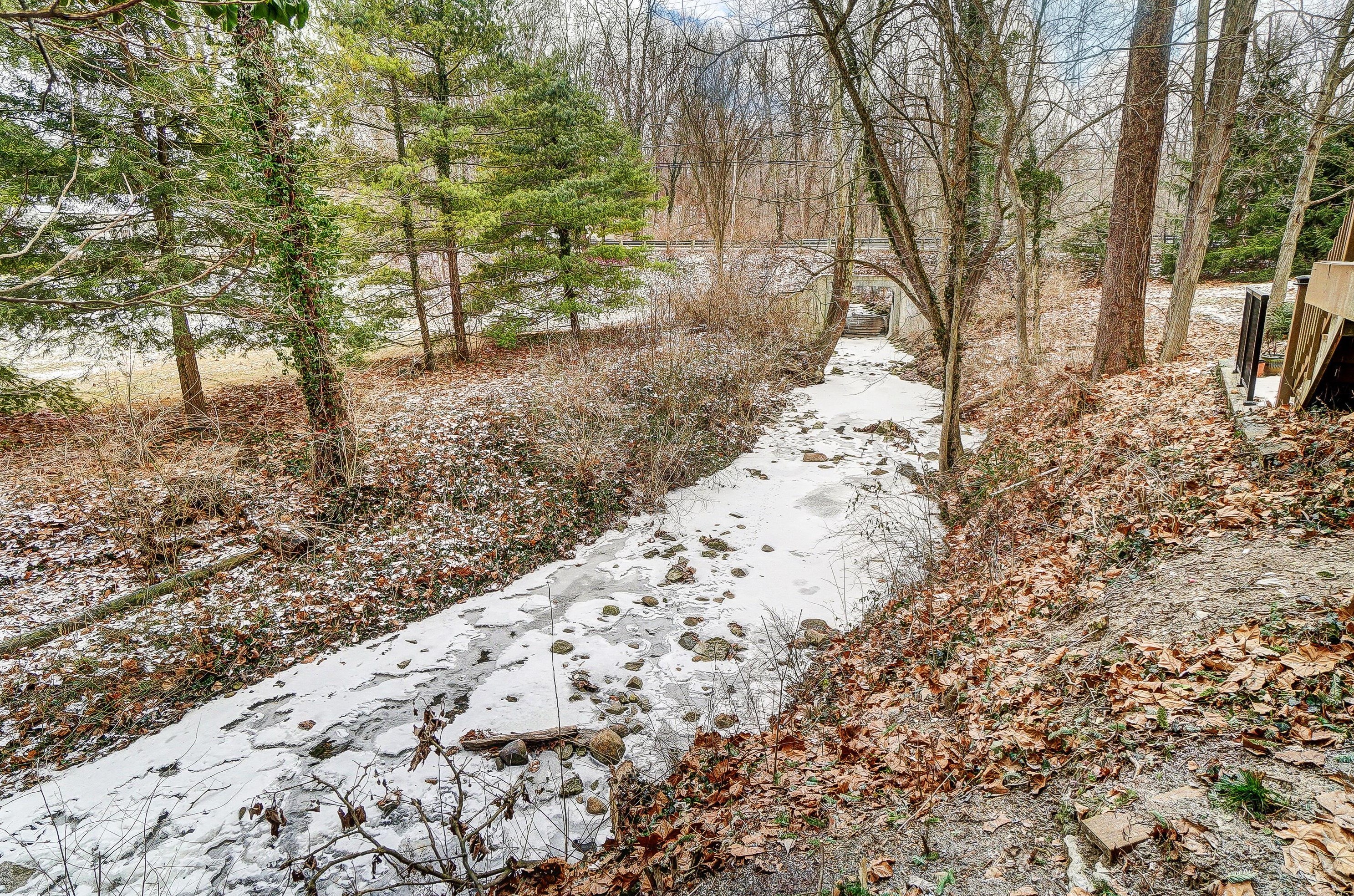 6310 Linworth Rd, Columbus OH  43085-2855 exterior