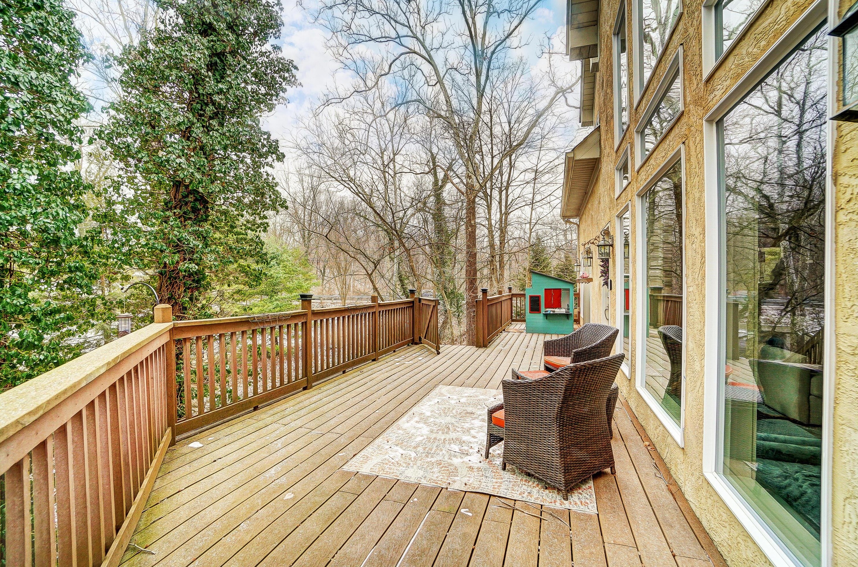 6310 Linworth Rd, Columbus OH  43085-2855 exterior