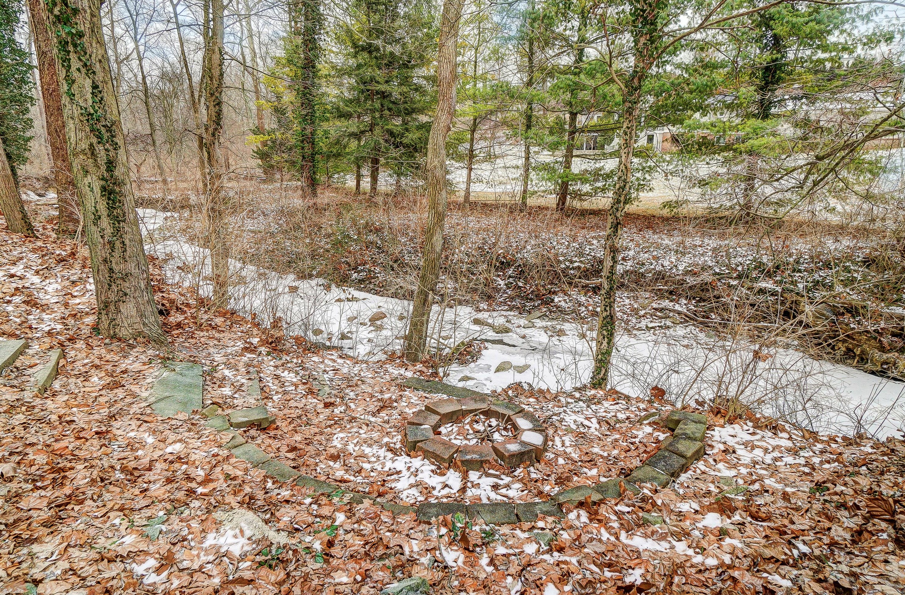 6310 Linworth Rd, Columbus OH  43085-2855 exterior