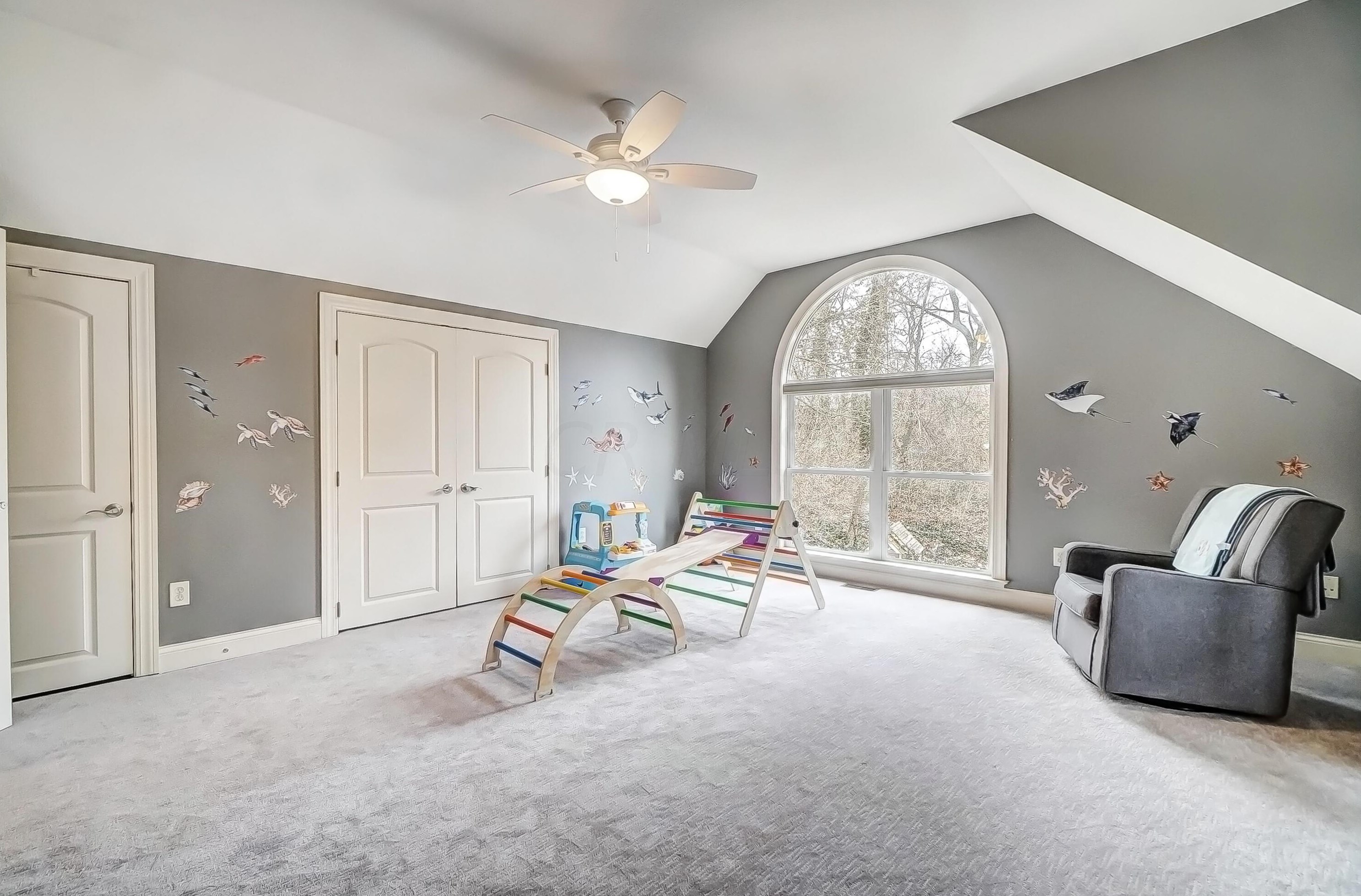 6310 Linworth Rd, Columbus OH  43085-2855 exterior