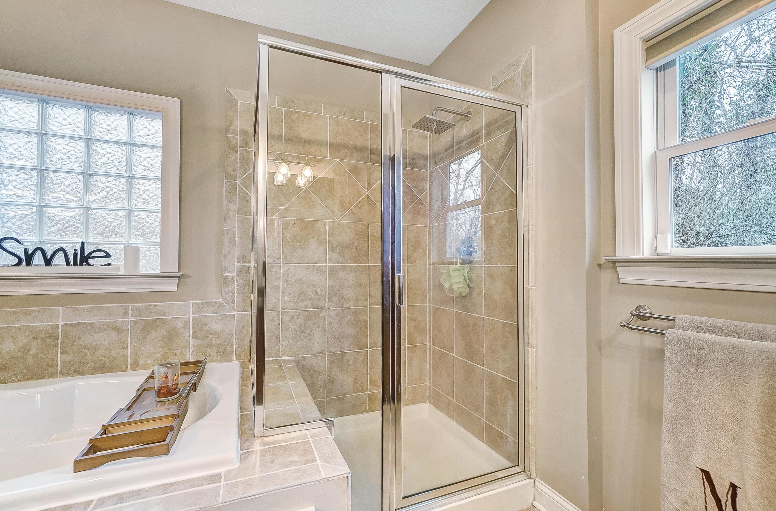 6310 Linworth Rd, Columbus OH  43085-2855 exterior