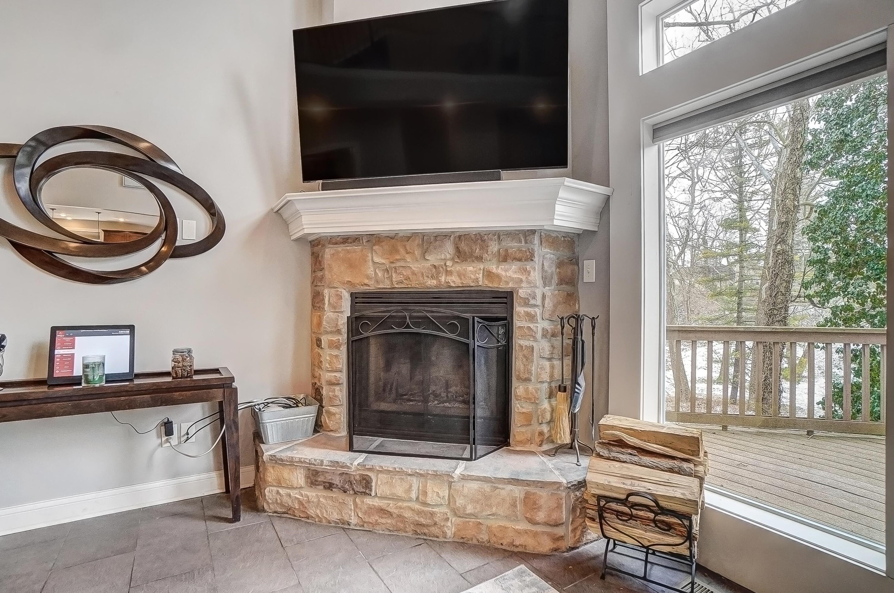 6310 Linworth Rd, Columbus OH  43085-2855 exterior