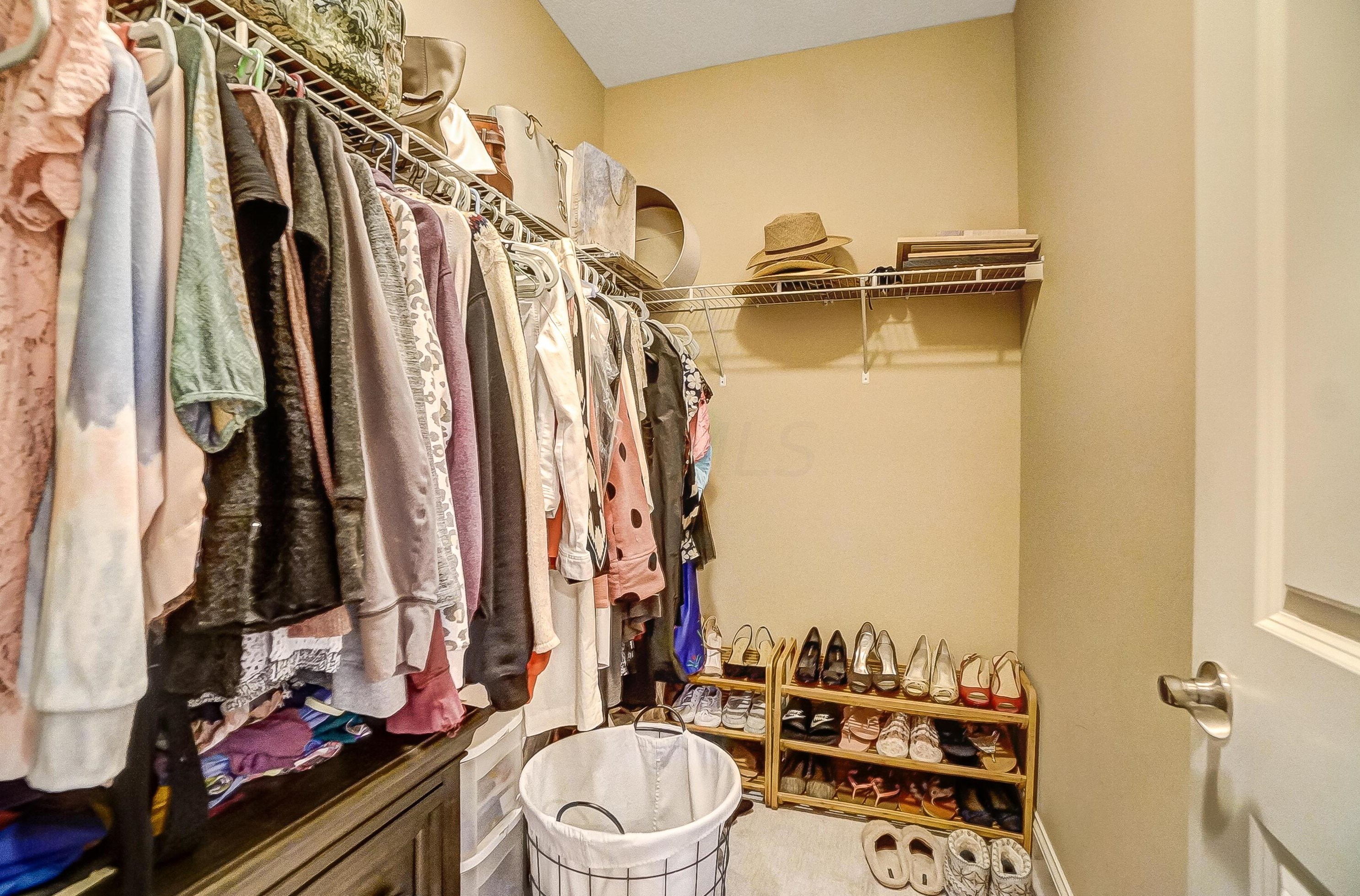 6310 Linworth Rd, Columbus OH  43085-2855 exterior