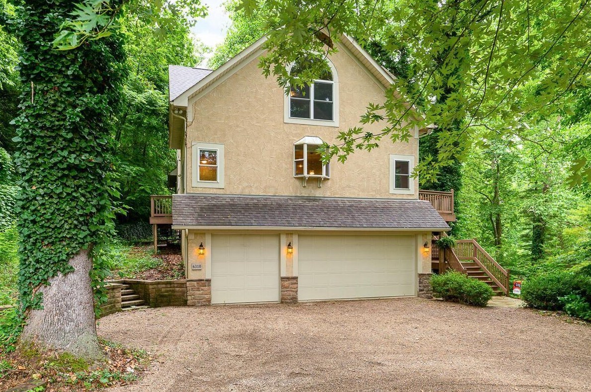 6310 Linworth Rd, Columbus OH  43085-2855 exterior