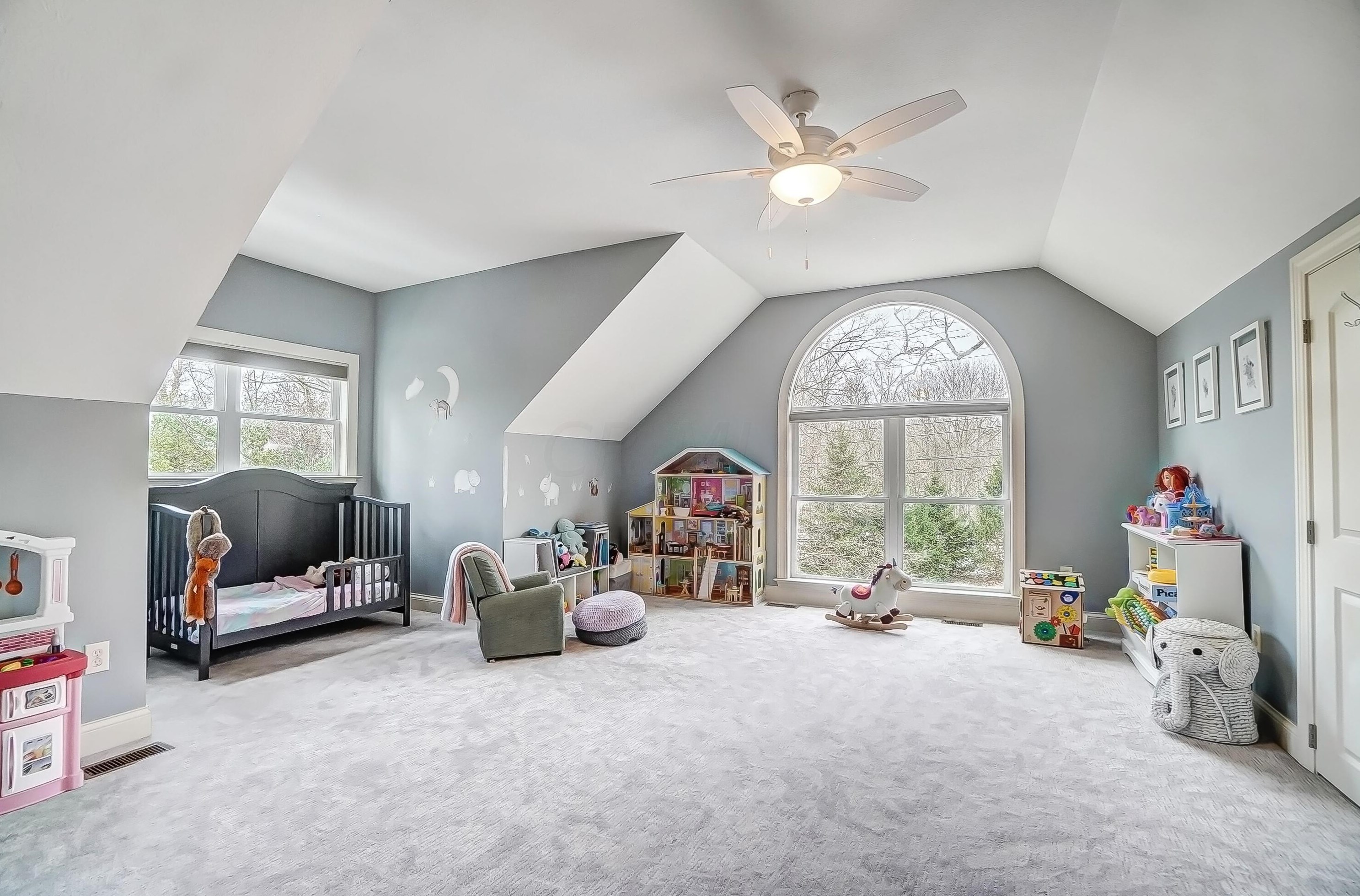 6310 Linworth Rd, Columbus OH  43085-2855 exterior