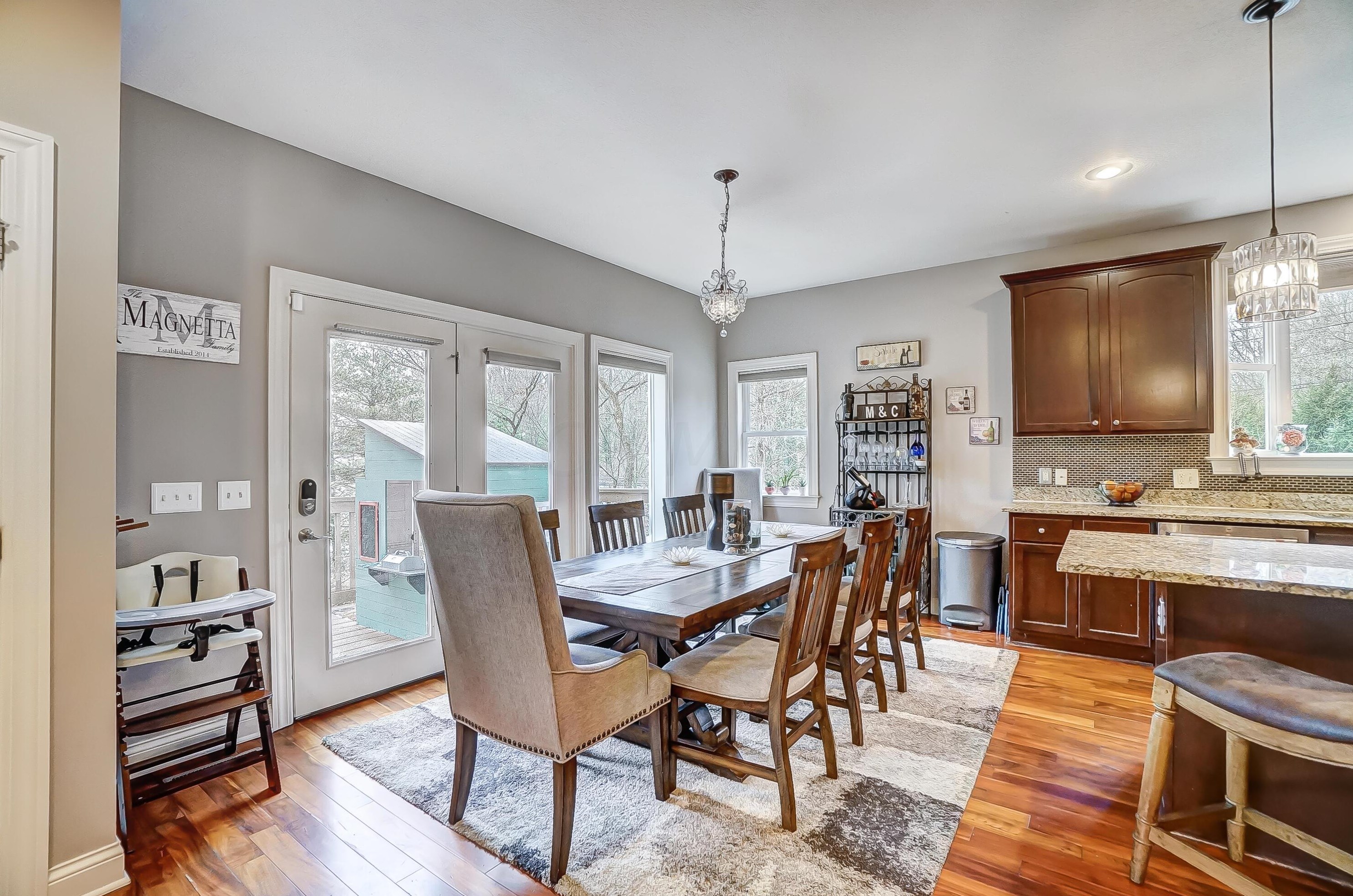 6310 Linworth Rd, Columbus OH  43085-2855 exterior