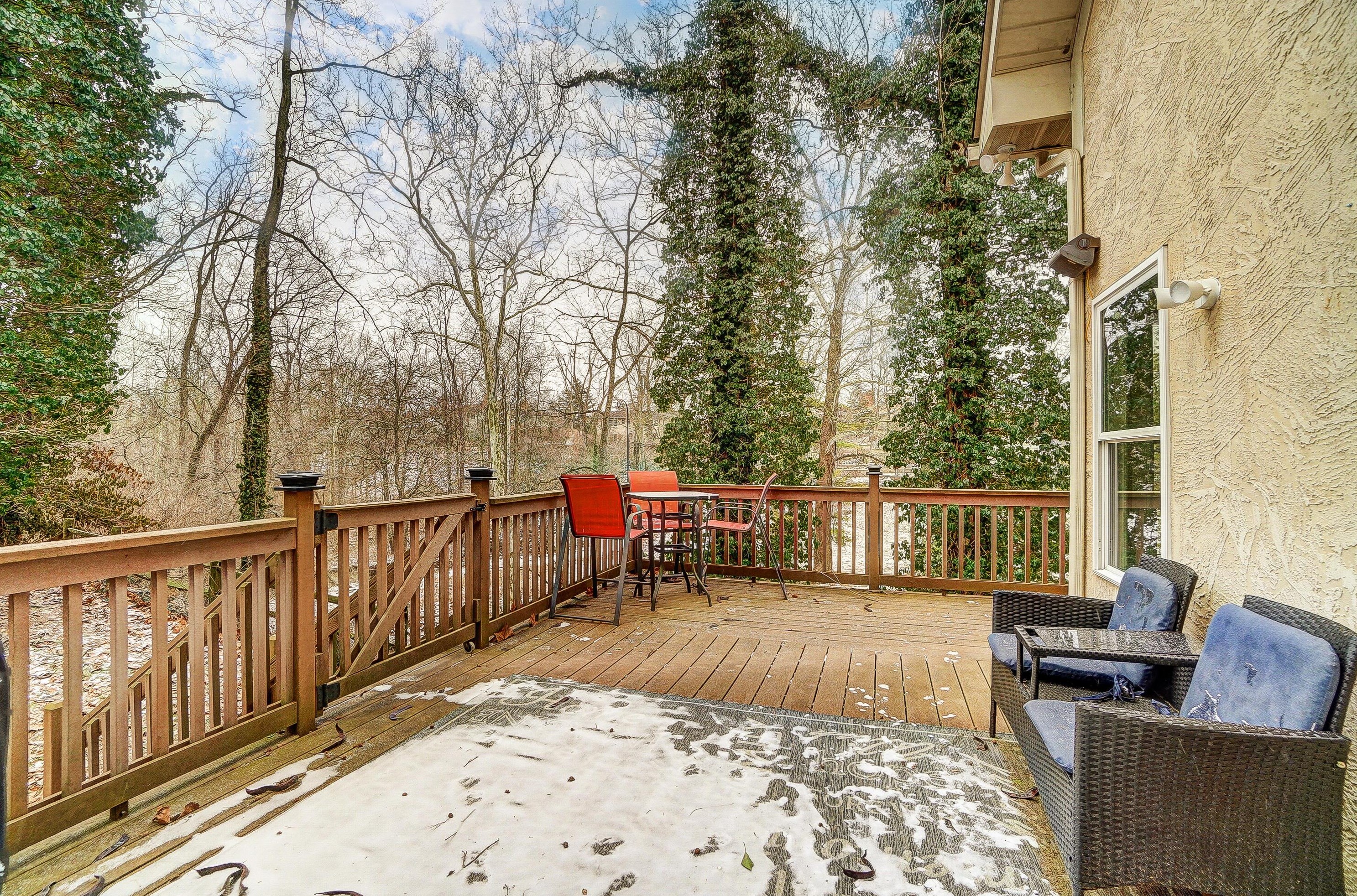 6310 Linworth Rd, Columbus OH  43085-2855 exterior