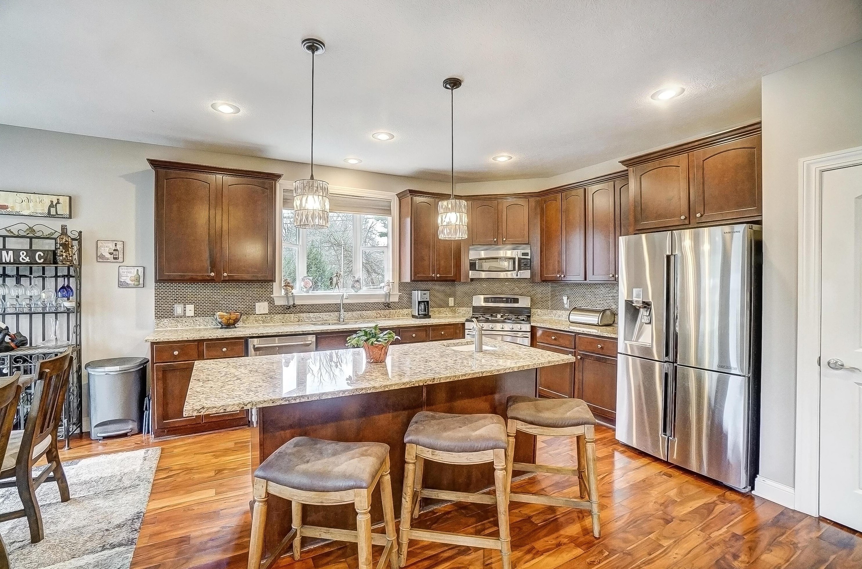 6310 Linworth Rd, Columbus OH  43085-2855 exterior