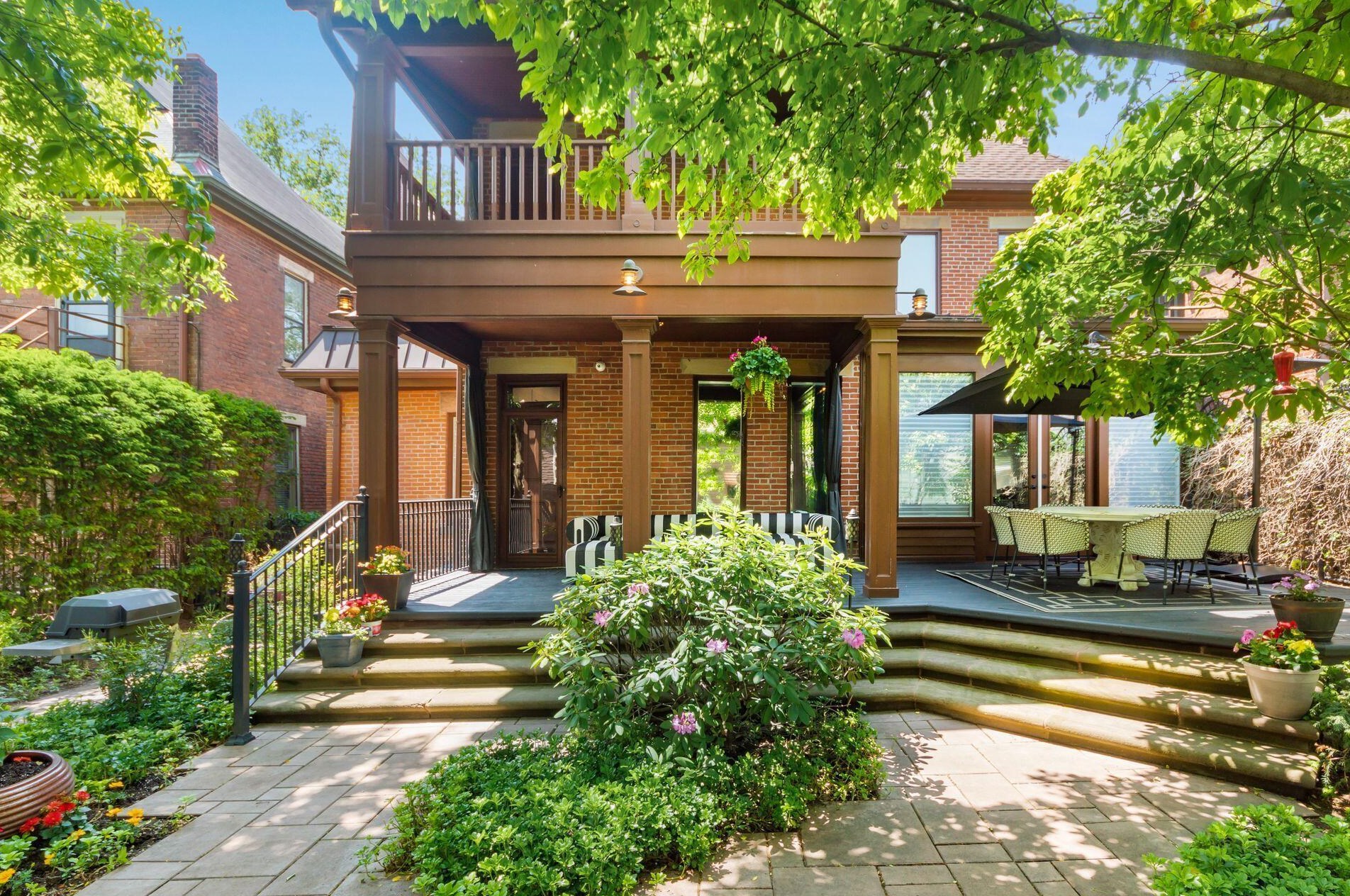 754 Neil Ave, Columbus OH 43201-2321 exterior