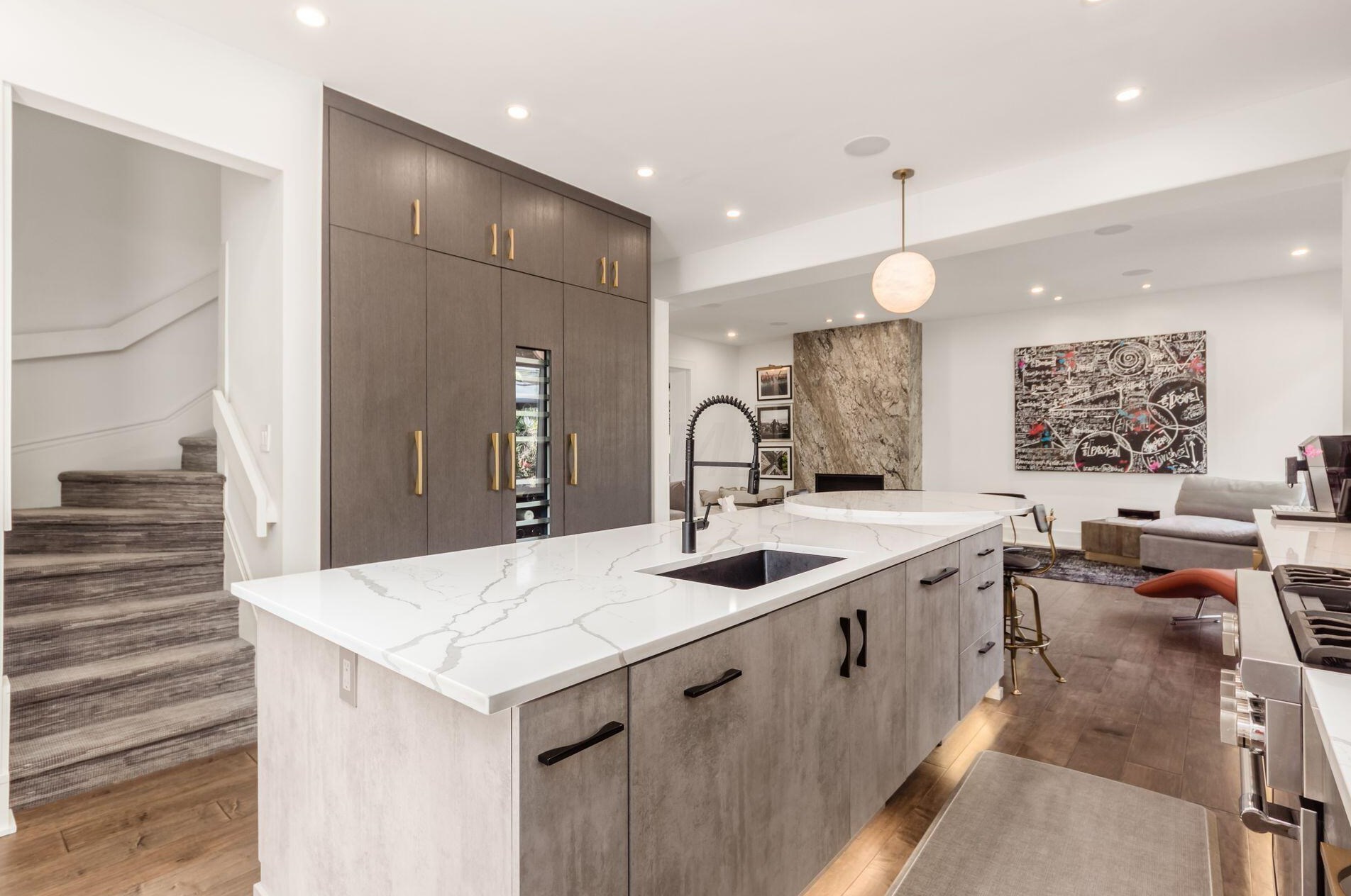 754 Neil Ave, Columbus OH 43201-2321 exterior