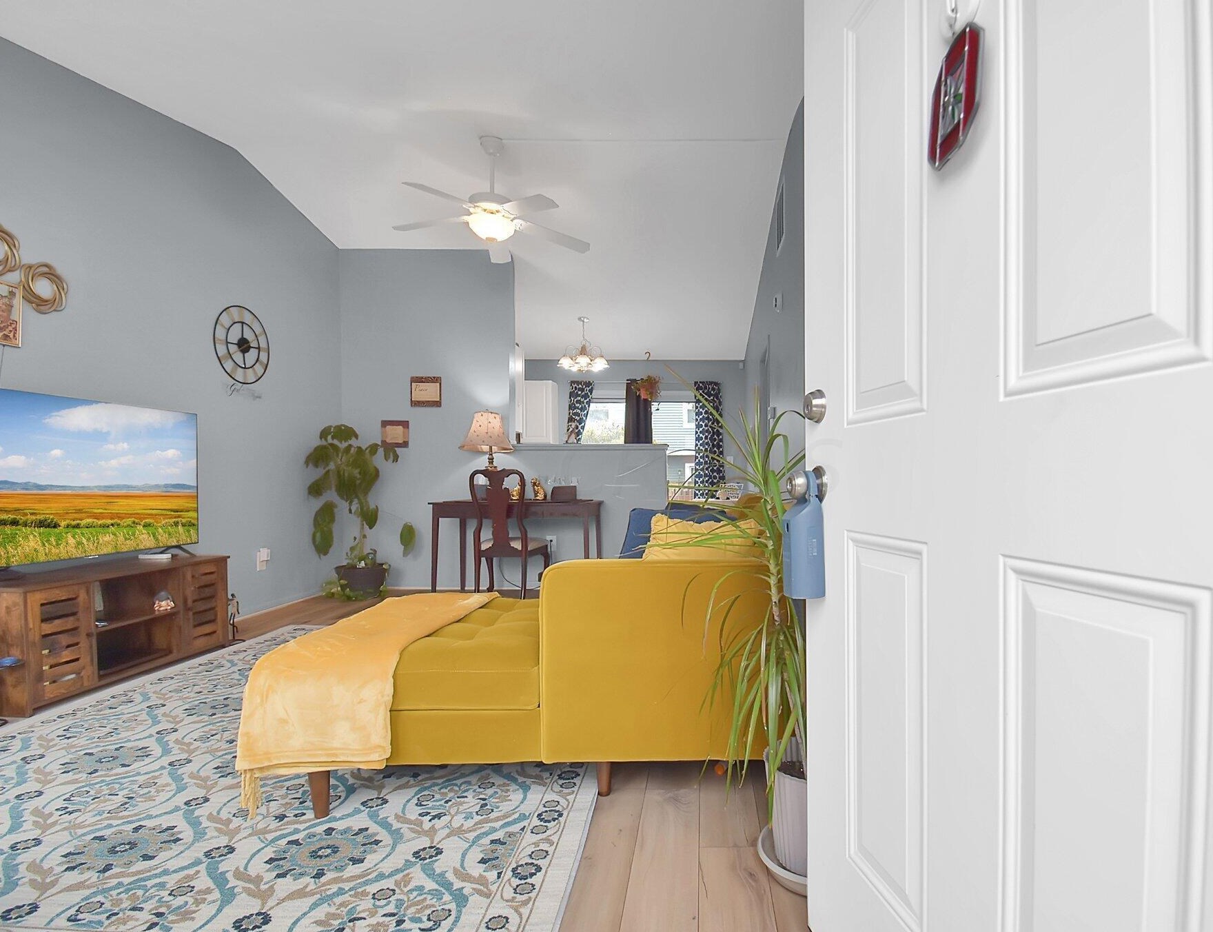 855 Pine Way Dr, Columbus OH  43085-5866 exterior