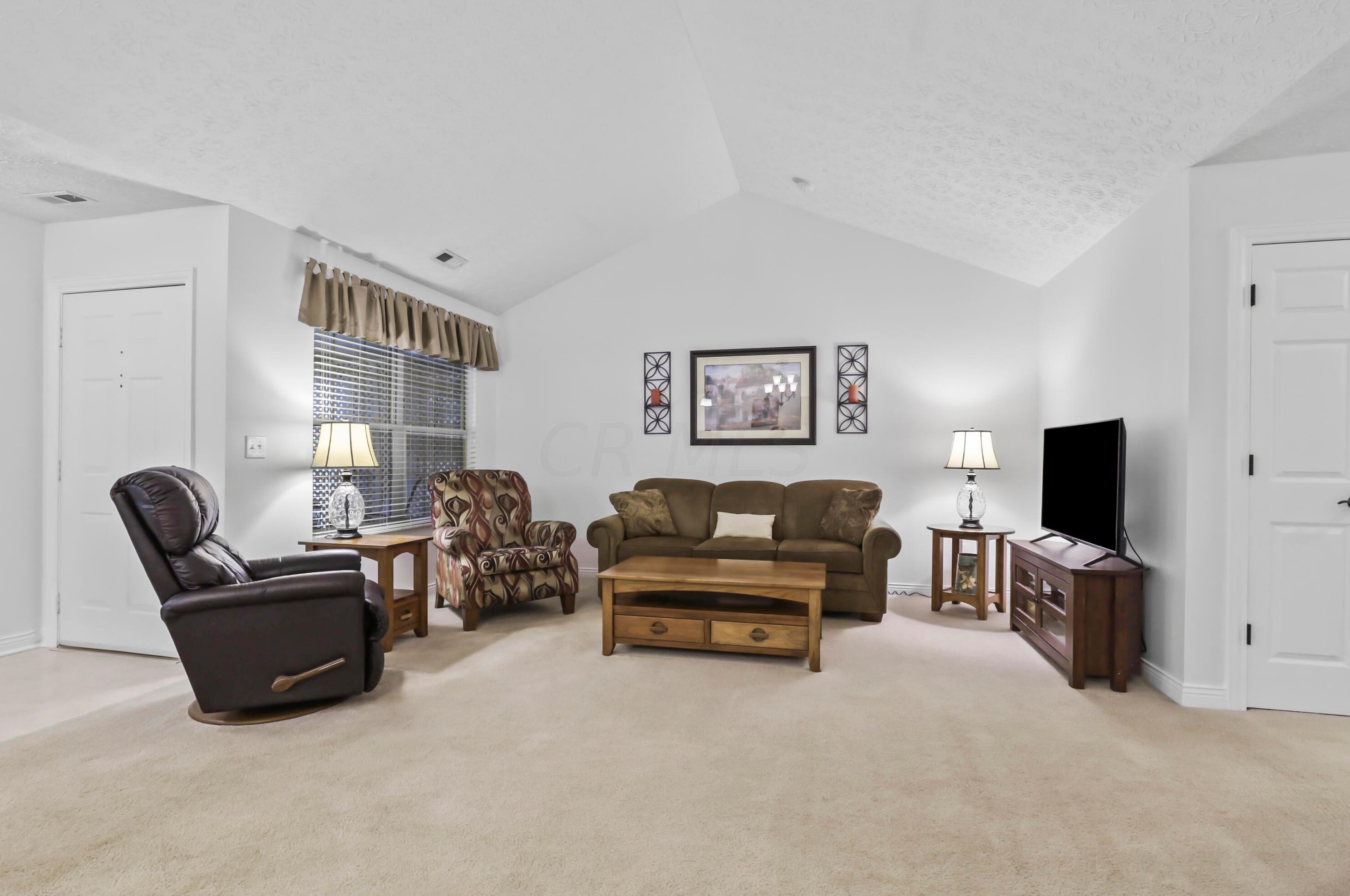 374 Crescent Ct, Westerville OH  43081-2664 exterior